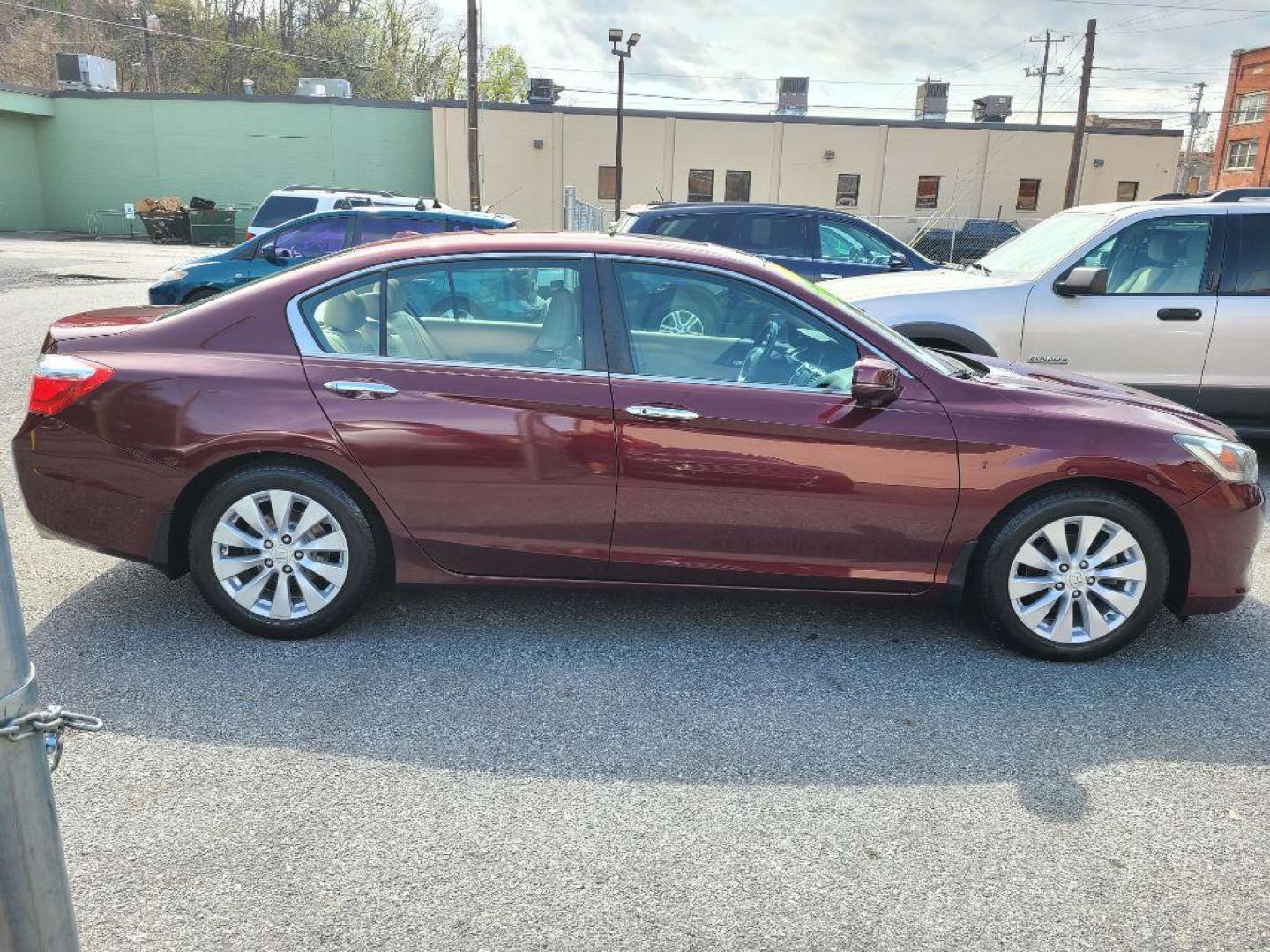 2015 BURG HONDA ACCORD EXL (1HGCR2F88FA) with an 2.4L engine, Continuously Variable transmission, located at 117 North Cameron Street, Harrisburg, PA, 17101, (717) 963-8962, 40.267021, -76.875351 - WE FINANCE!!! Good Credit/ Bad Credit/ No Credit - ALL Trade-Ins Welcomed!!! ***Guaranteed Credit Approval*** APPLY ONLINE or CALL us TODAY ;) Internet Prices and Marketplace Prices are SPECIAL discounted ***CASH DEALS*** Retail Prices are higher. Please call us to discuss your cash and finan - Photo#5