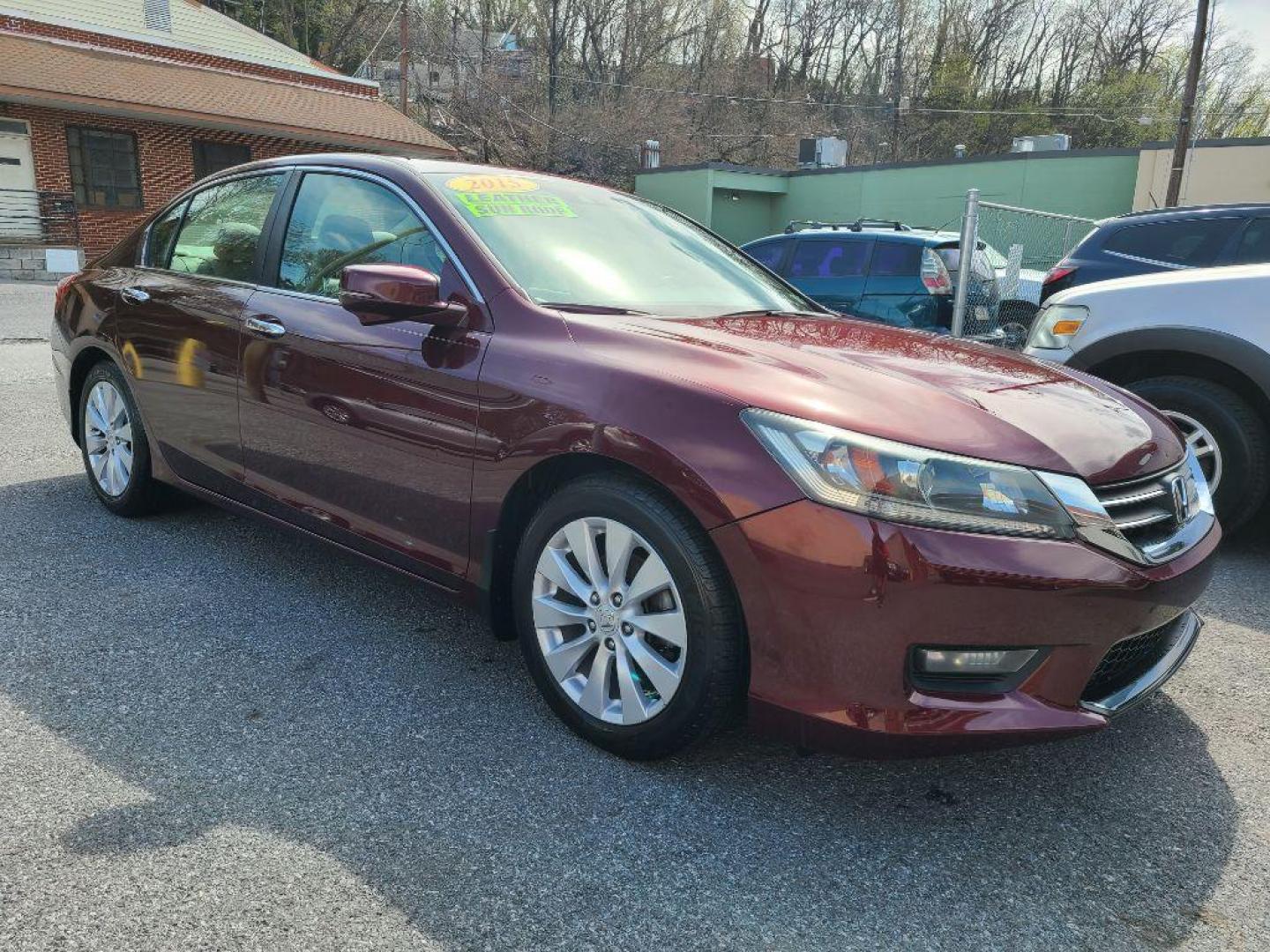 2015 BURG HONDA ACCORD EXL (1HGCR2F88FA) with an 2.4L engine, Continuously Variable transmission, located at 117 North Cameron Street, Harrisburg, PA, 17101, (717) 963-8962, 40.267021, -76.875351 - WE FINANCE!!! Good Credit/ Bad Credit/ No Credit - ALL Trade-Ins Welcomed!!! ***Guaranteed Credit Approval*** APPLY ONLINE or CALL us TODAY ;) Internet Prices and Marketplace Prices are SPECIAL discounted ***CASH DEALS*** Retail Prices are higher. Please call us to discuss your cash and finan - Photo#6