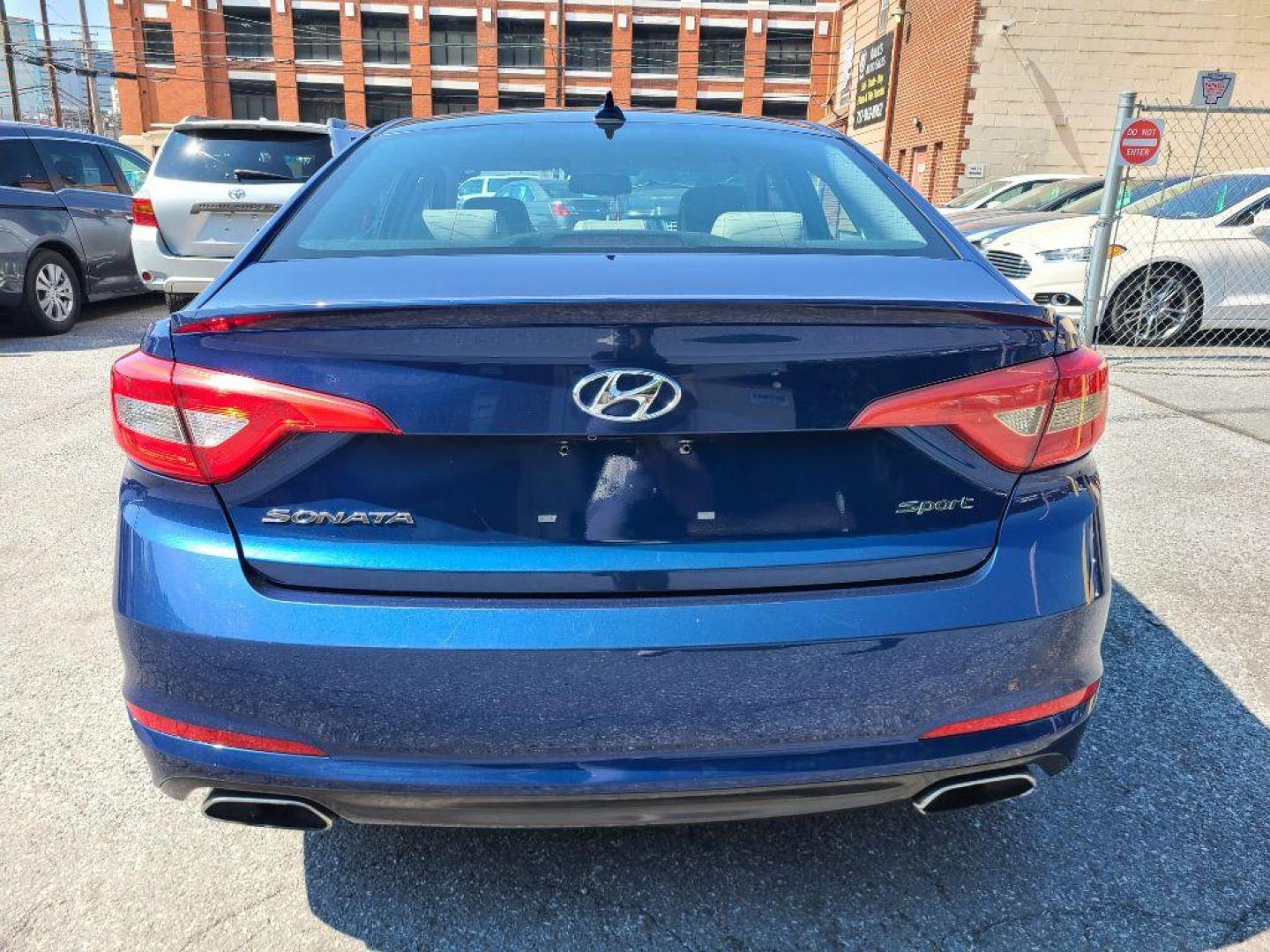 2015 BLUE HYUNDAI SONATA SPORT (5NPE34AF4FH) with an 2.4L engine, Automatic transmission, located at 7981 Paxton Street, Harrisburg, PA, 17111, (717) 561-2926, 40.261490, -76.749229 - WE FINANCE!!! Good Credit/ Bad Credit/ No Credit - ALL Trade-Ins Welcomed!!! ***Guaranteed Credit Approval*** APPLY ONLINE or CALL us TODAY ;) Please call us to discuss your cash and financing options. - Photo#3
