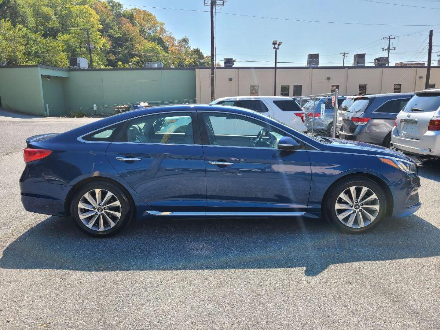 2015 BLUE HYUNDAI SONATA SPORT (5NPE34AF4FH) with an 2.4L engine, Automatic transmission, located at 7981 Paxton Street, Harrisburg, PA, 17111, (717) 561-2926, 40.261490, -76.749229 - WE FINANCE!!! Good Credit/ Bad Credit/ No Credit - ALL Trade-Ins Welcomed!!! ***Guaranteed Credit Approval*** APPLY ONLINE or CALL us TODAY ;) Please call us to discuss your cash and financing options. - Photo#5