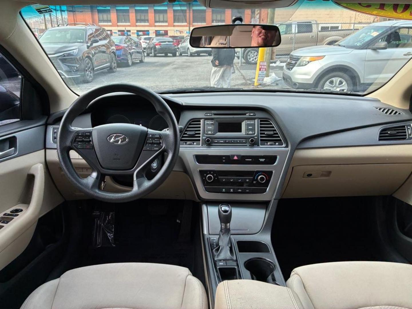 2015 BROWN HYUNDAI SONATA SE (5NPE24AF2FH) with an 2.4L engine, Automatic transmission, located at 117 North Cameron Street, Harrisburg, PA, 17101, (717) 963-8962, 40.267021, -76.875351 - WE FINANCE!!! Good Credit/ Challenged Credit/ No Credit - ALL Trade-Ins Welcomed!!! APPLY ONLINE or CALL us TODAY ;) Please call us to discuss your cash and/or financing options. - Photo#12