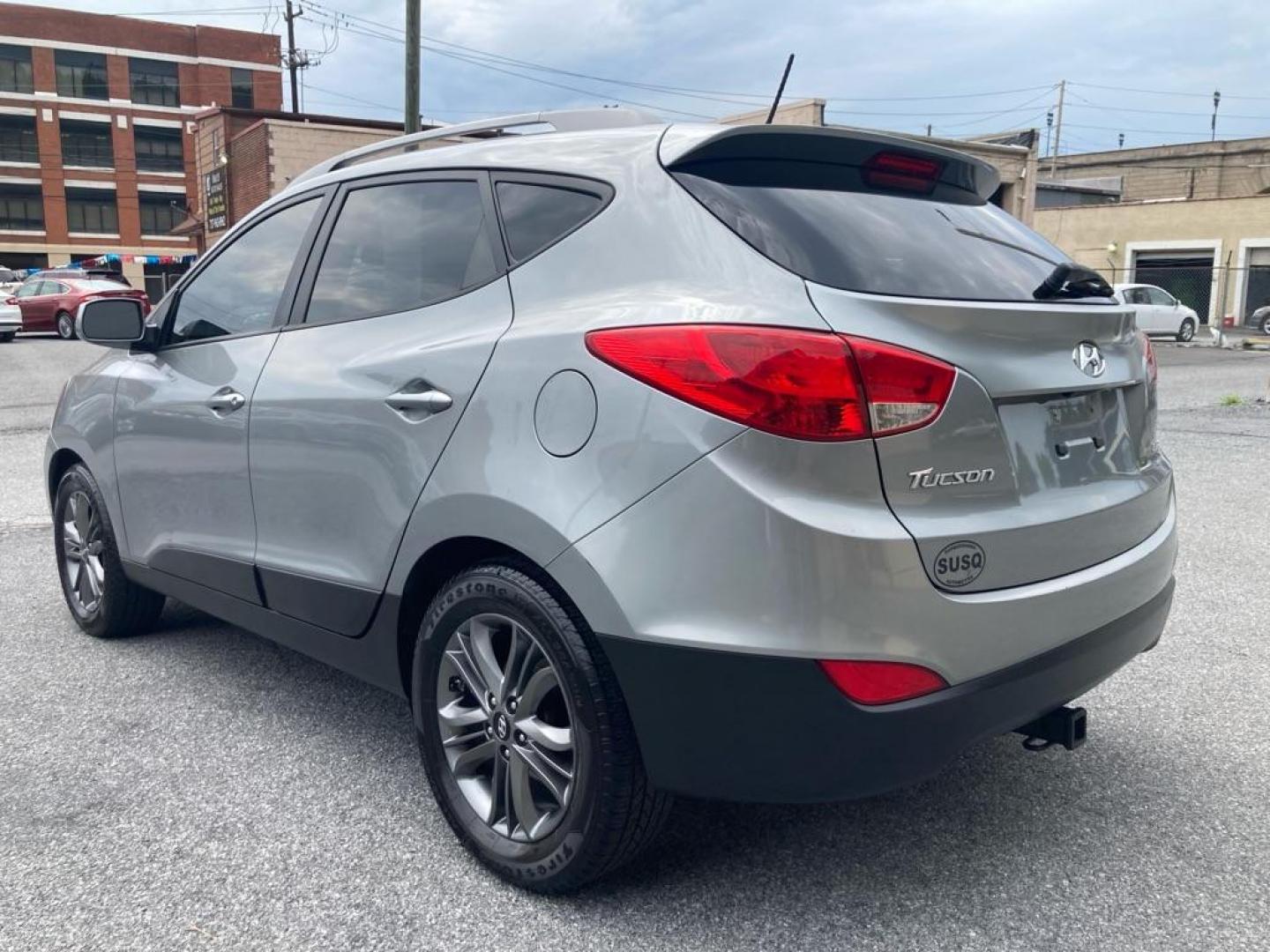 2015 HYUNDAI TUCSON LIMITED (KM8JUCAG1FU) with an 2.4L engine, Automatic transmission, located at 117 North Cameron Street, Harrisburg, PA, 17101, (717) 963-8962, 40.267021, -76.875351 - WE FINANCE!!! Good Credit/ Bad Credit/ No Credit - ALL Trade-Ins Welcomed!!! ***Guaranteed Credit Approval*** APPLY ONLINE or CALL us TODAY ;) Internet Prices and Marketplace Prices are SPECIAL discounted ***CASH DEALS*** Retail Prices are higher. Please call us to discuss your cash and finan - Photo#2