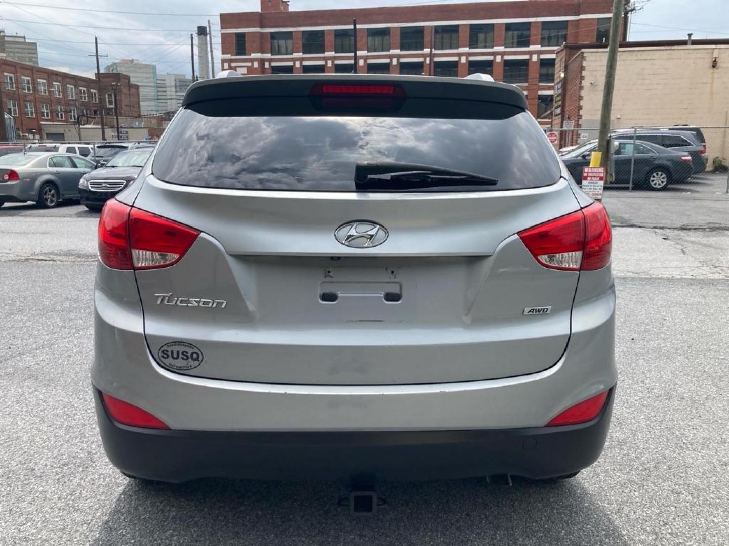 2015 HYUNDAI TUCSON LIMITED (KM8JUCAG1FU) with an 2.4L engine, Automatic transmission, located at 117 North Cameron Street, Harrisburg, PA, 17101, (717) 963-8962, 40.267021, -76.875351 - WE FINANCE!!! Good Credit/ Bad Credit/ No Credit - ALL Trade-Ins Welcomed!!! ***Guaranteed Credit Approval*** APPLY ONLINE or CALL us TODAY ;) Internet Prices and Marketplace Prices are SPECIAL discounted ***CASH DEALS*** Retail Prices are higher. Please call us to discuss your cash and finan - Photo#3