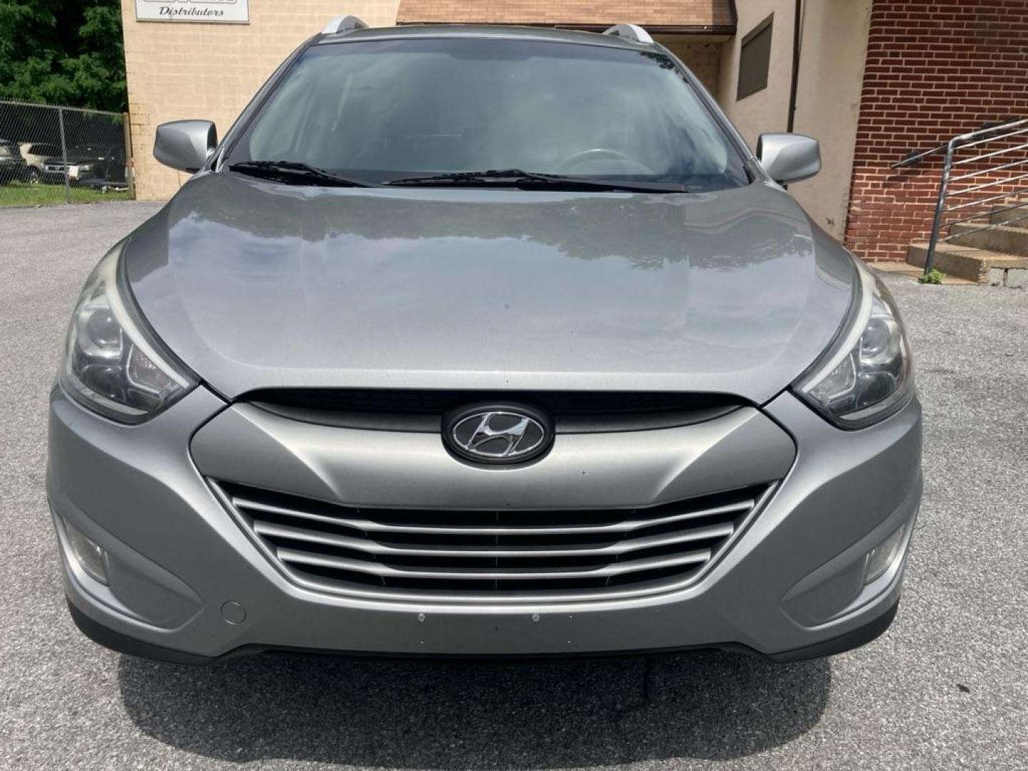 2015 HYUNDAI TUCSON LIMITED (KM8JUCAG1FU) with an 2.4L engine, Automatic transmission, located at 117 North Cameron Street, Harrisburg, PA, 17101, (717) 963-8962, 40.267021, -76.875351 - WE FINANCE!!! Good Credit/ Bad Credit/ No Credit - ALL Trade-Ins Welcomed!!! ***Guaranteed Credit Approval*** APPLY ONLINE or CALL us TODAY ;) Internet Prices and Marketplace Prices are SPECIAL discounted ***CASH DEALS*** Retail Prices are higher. Please call us to discuss your cash and finan - Photo#7