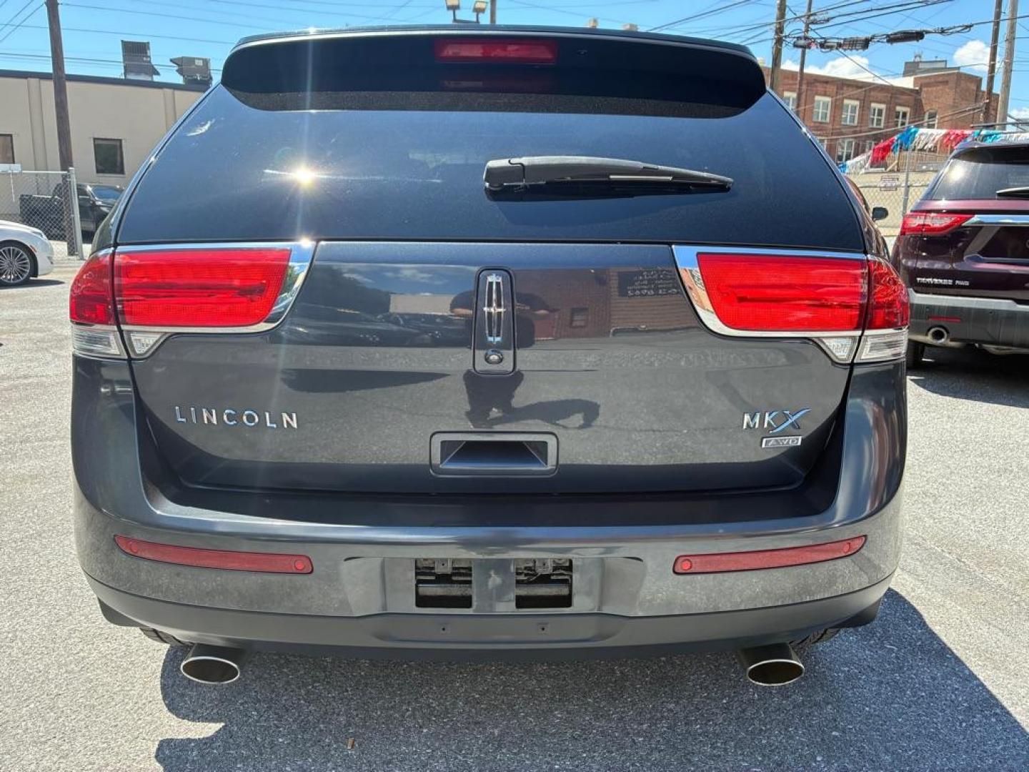 2015 GRAY LINCOLN MKX (2LMDJ8JK6FB) with an 3.7L engine, Automatic transmission, located at 117 North Cameron Street, Harrisburg, PA, 17101, (717) 963-8962, 40.267021, -76.875351 - WE FINANCE!!! MOST vehicles are available for financing. Good Credit/ Challenged Credit/ No Credit - ALL Trade-Ins Welcomed!!! APPLY ONLINE or CALL us TODAY Please call us to discuss your cash and/or financing options. Thanks for checking our inventory! We're here to help. - Photo#3