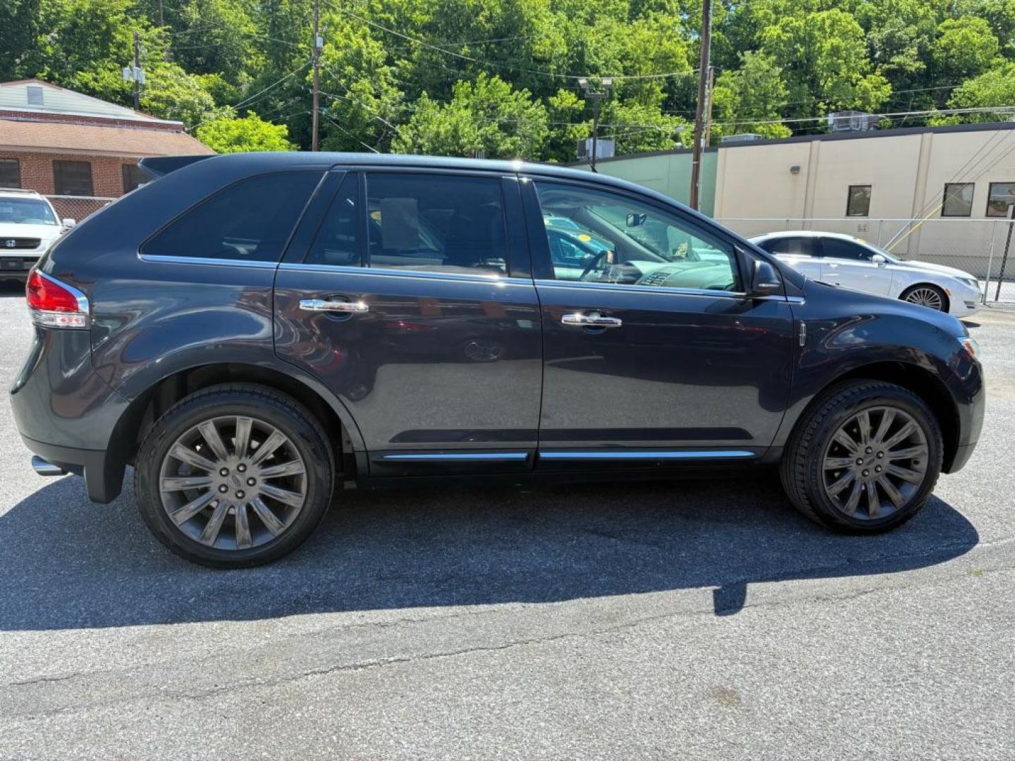 2015 GRAY LINCOLN MKX (2LMDJ8JK6FB) with an 3.7L engine, Automatic transmission, located at 117 North Cameron Street, Harrisburg, PA, 17101, (717) 963-8962, 40.267021, -76.875351 - WE FINANCE!!! MOST vehicles are available for financing. Good Credit/ Challenged Credit/ No Credit - ALL Trade-Ins Welcomed!!! APPLY ONLINE or CALL us TODAY Please call us to discuss your cash and/or financing options. Thanks for checking our inventory! We're here to help. - Photo#5