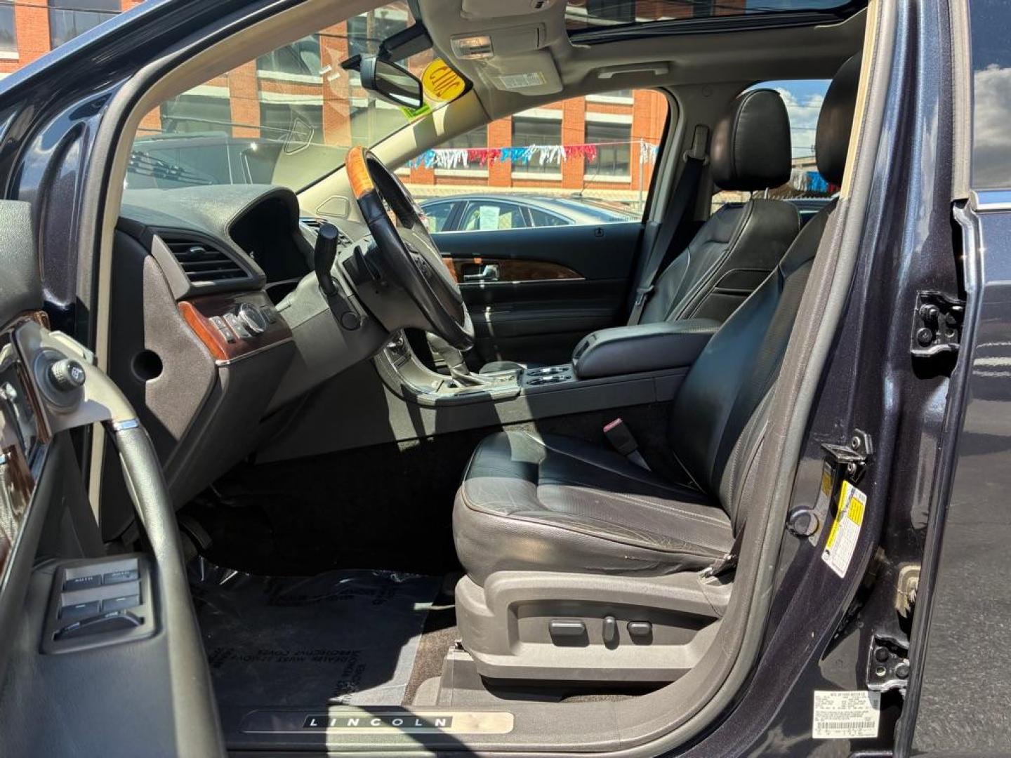 2015 GRAY LINCOLN MKX (2LMDJ8JK6FB) with an 3.7L engine, Automatic transmission, located at 117 North Cameron Street, Harrisburg, PA, 17101, (717) 963-8962, 40.267021, -76.875351 - WE FINANCE!!! MOST vehicles are available for financing. Good Credit/ Challenged Credit/ No Credit - ALL Trade-Ins Welcomed!!! APPLY ONLINE or CALL us TODAY Please call us to discuss your cash and/or financing options. Thanks for checking our inventory! We're here to help. - Photo#12