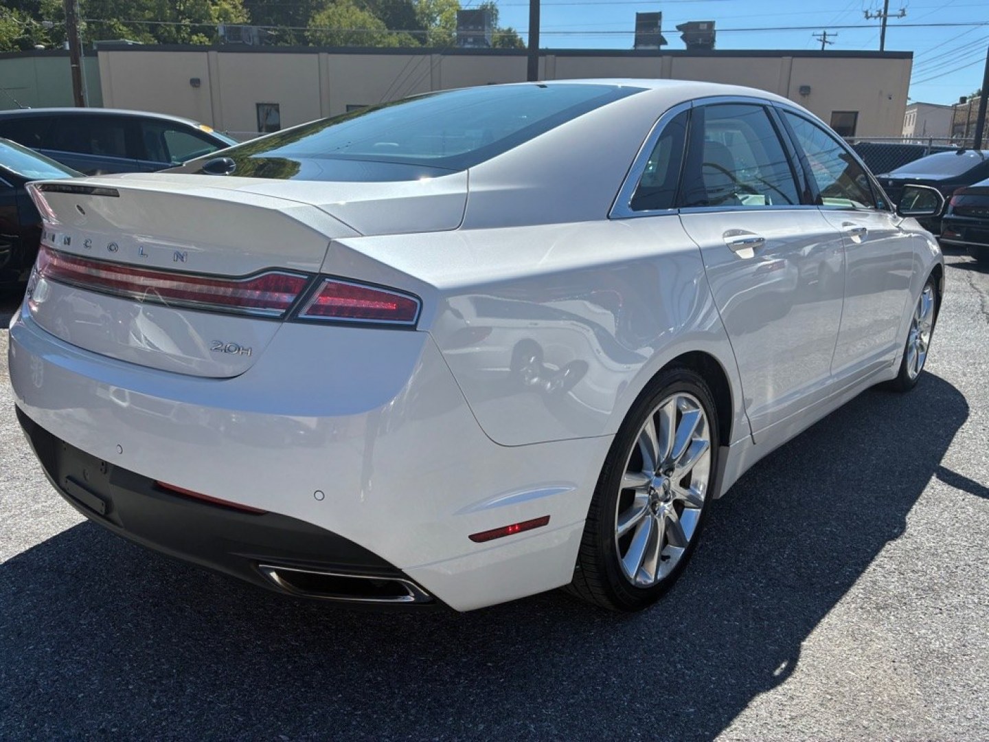2015 WHITE LINCOLN MKZ HYBRID (3LN6L2LU5FR) with an 2.0L engine, Continuously Variable transmission, located at 117 North Cameron Street, Harrisburg, PA, 17101, (717) 963-8962, 40.267021, -76.875351 - WE FINANCE!!! MOST vehicles are available for financing. Good Credit/ Challenged Credit/ No Credit - ALL Trade-Ins Welcomed!!! APPLY ONLINE or CALL us TODAY Please call us to discuss your cash and/or financing options. Thanks for checking our inventory! We're here to help.- Photo#4