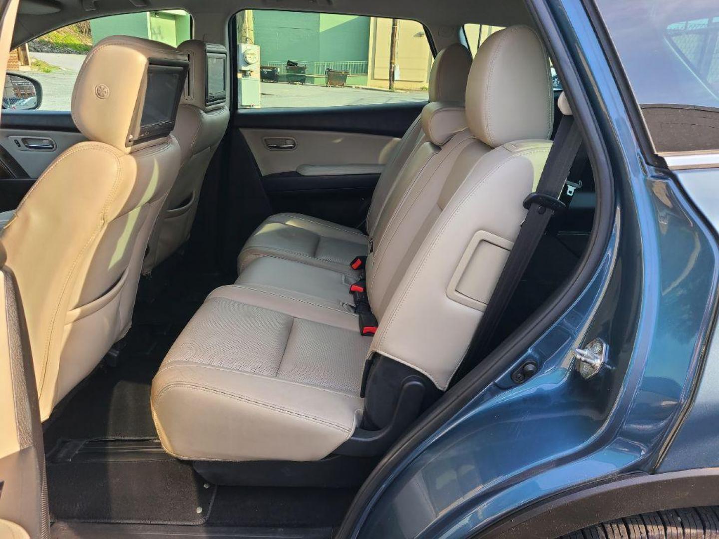 2015 BLUE MAZDA CX-9 TOURING (JM3TB3CV9F0) with an 3.7L engine, Automatic transmission, located at 117 North Cameron Street, Harrisburg, PA, 17101, (717) 963-8962, 40.267021, -76.875351 - Photo#5