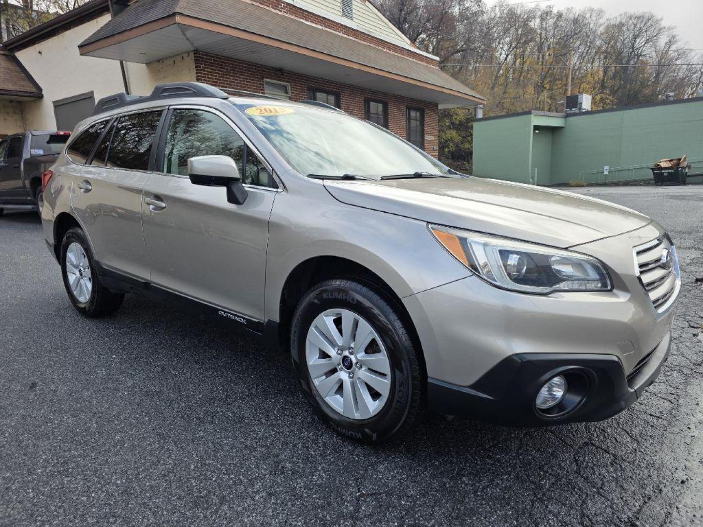 2015 TAN SUBARU OUTBACK 2.5I PREMIUM (4S4BSAEC5F3) with an 2.5L engine, Continuously Variable transmission, located at 131 N Cameron st, Harrisburg, PA, 17101, (717) 561-2926, 40.267086, -76.875374 - WE FINANCE!!! Good Credit/ Bad Credit/ No Credit - ALL Trade-Ins Welcomed!!! ***Guaranteed Credit Approval*** APPLY ONLINE or CALL us TODAY ;) Please call us to discuss your cash and financing options. - Photo#6