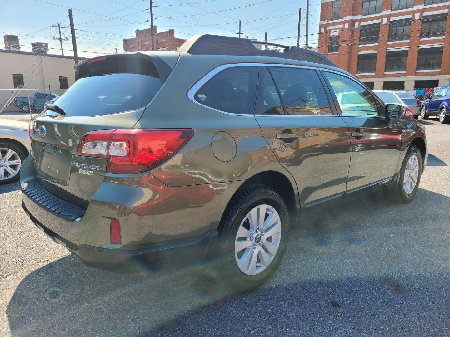 2015 GREEN SUBARU OUTBACK 2.5I PREMIUM (4S4BSADC0F3) with an 2.5L engine, Continuously Variable transmission, located at 7981 Paxton Street, Harrisburg, PA, 17111, (717) 561-2926, 40.261490, -76.749229 - WE FINANCE!!! Good Credit/ Bad Credit/ No Credit - ALL Trade-Ins Welcomed!!! ***Guaranteed Credit Approval*** APPLY ONLINE or CALL us TODAY ;) Internet Prices and Marketplace Prices are SPECIAL discounted ***CASH DEALS*** Retail Prices are higher. Please call us to discuss your cash and finan - Photo#4