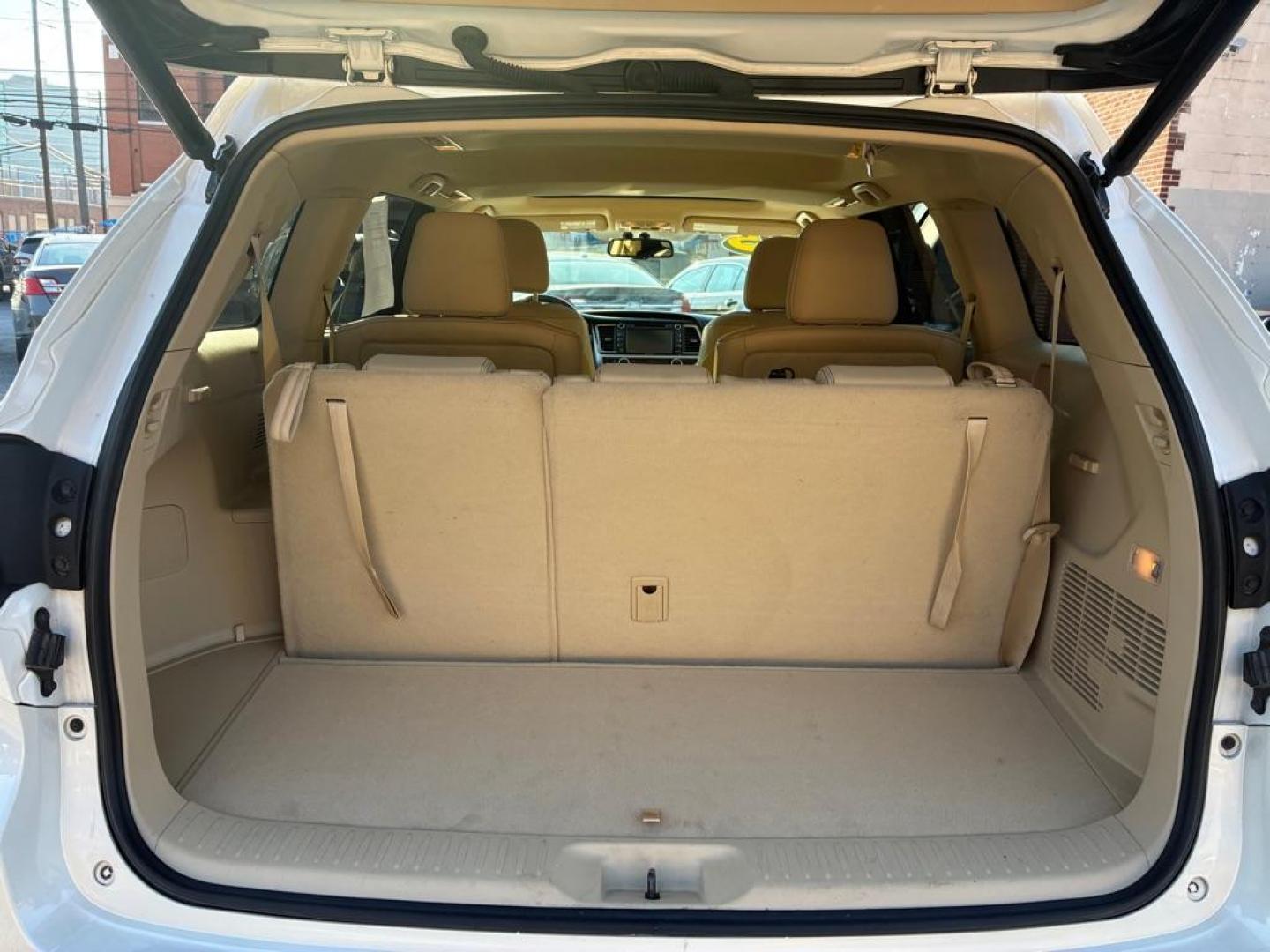 2015 WHITE TOYOTA HIGHLANDER HYBRID LIMITED (5TDDCRFH9FS) with an 3.5L engine, Continuously Variable transmission, located at 117 North Cameron Street, Harrisburg, PA, 17101, (717) 963-8962, 40.267021, -76.875351 - Photo#10