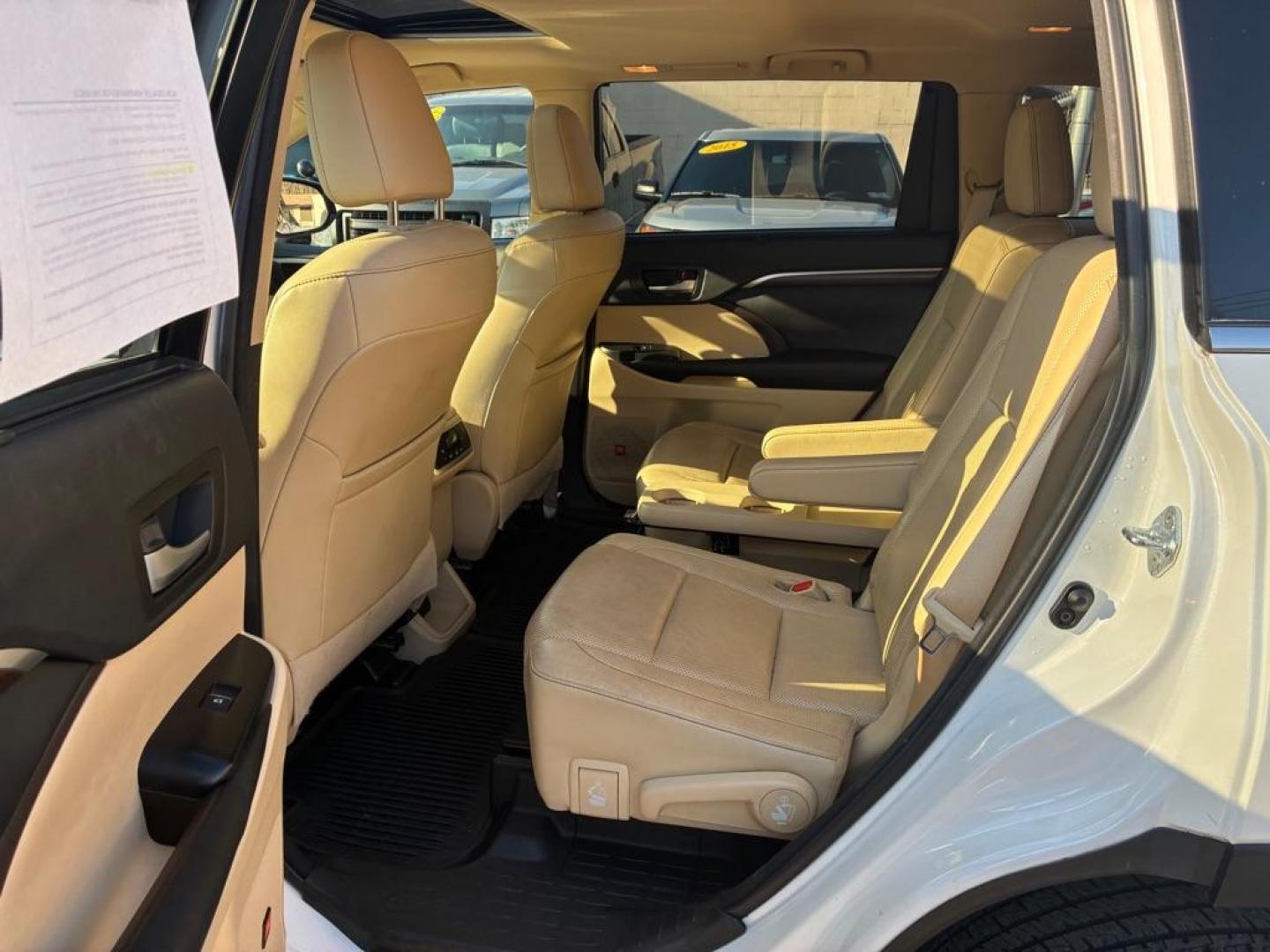 2015 WHITE TOYOTA HIGHLANDER HYBRID LIMITED (5TDDCRFH9FS) with an 3.5L engine, Continuously Variable transmission, located at 117 North Cameron Street, Harrisburg, PA, 17101, (717) 963-8962, 40.267021, -76.875351 - Photo#12