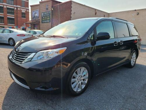 2015 TOYOTA SIENNA LE