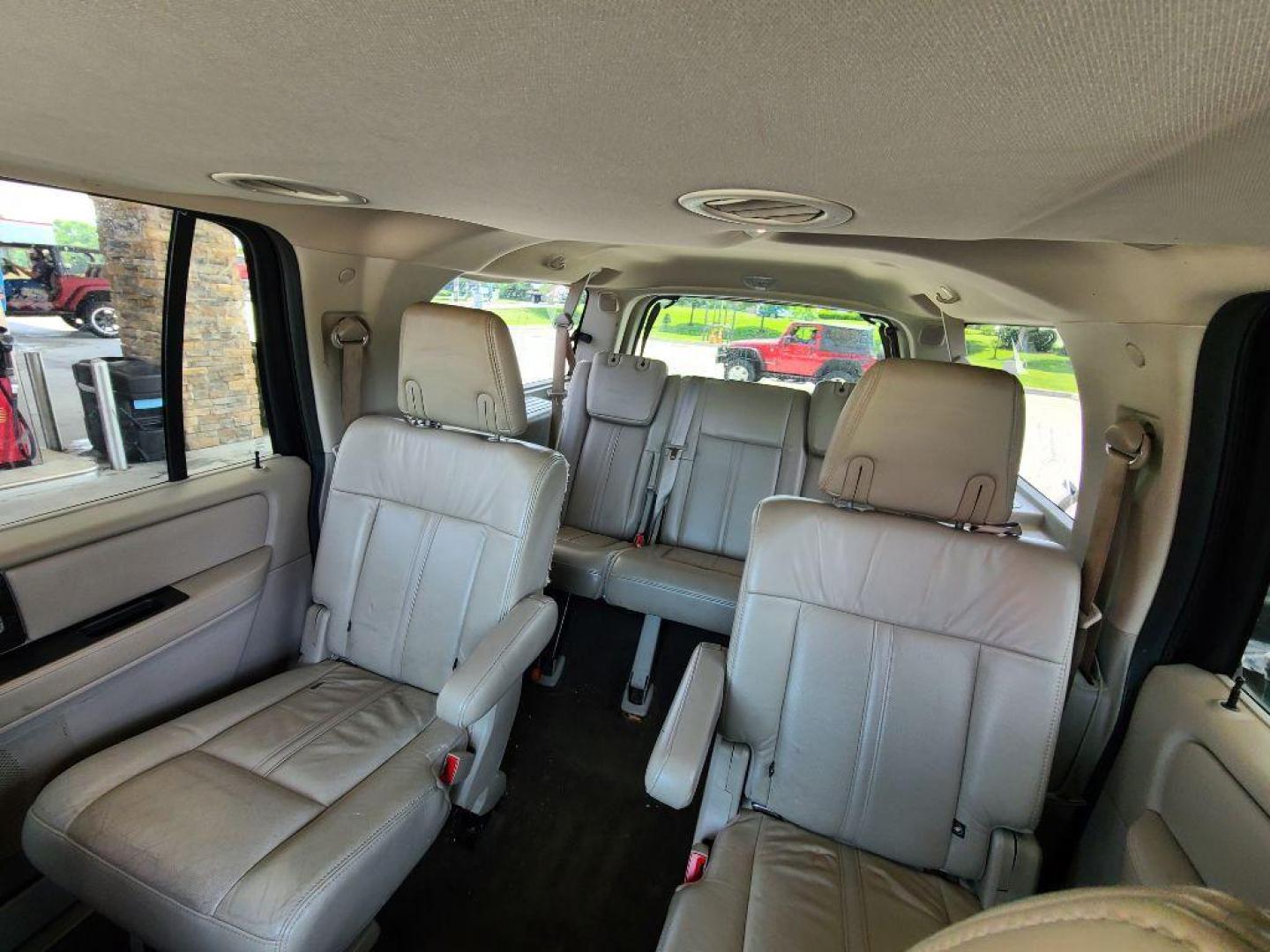 2015 BLACK TOYOTA SIENNA LE (5TDJK3DC3FS) with an 3.5L engine, Automatic transmission, located at 117 North Cameron Street, Harrisburg, PA, 17101, (717) 963-8962, 40.267021, -76.875351 - WE FINANCE!!! Good Credit/ Bad Credit/ No Credit - ALL Trade-Ins Welcomed!!! ***Guaranteed Credit Approval*** APPLY ONLINE or CALL us TODAY ;) Internet Prices and Marketplace Prices are SPECIAL discounted ***CASH DEALS*** Retail Prices are higher. Please call us to discuss your cash and finan - Photo#16