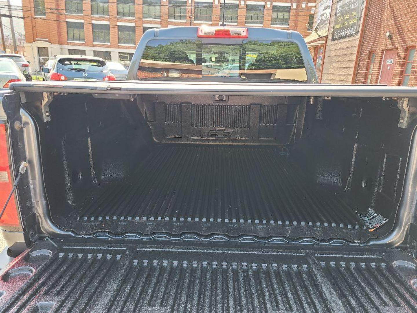 2016 GRAY CHEVROLET COLORADO Z71 (1GCGTDE35G1) with an 3.6L engine, Automatic transmission, located at 117 North Cameron Street, Harrisburg, PA, 17101, (717) 963-8962, 40.267021, -76.875351 - WE FINANCE!!! Good Credit/ Bad Credit/ No Credit - ALL Trade-Ins Welcomed!!! ***Guaranteed Credit Approval*** APPLY ONLINE or CALL us TODAY ;) Internet Prices and Marketplace Prices are SPECIAL discounted ***CASH DEALS*** Retail Prices are higher. Please call us to discuss your cash and finan - Photo#12