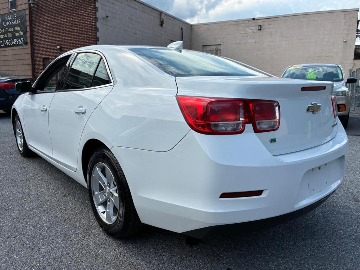 2016 WHITE CHEVROLET MALIBU LIMITED LT (1G11C5SAXGF) with an 2.5L engine, Automatic transmission, located at 117 North Cameron Street, Harrisburg, PA, 17101, (717) 963-8962, 40.267021, -76.875351 - WE FINANCE!!! MOST vehicles are available for financing. Good Credit/ Challenged Credit/ No Credit - ALL Trade-Ins Welcomed!!! APPLY ONLINE or CALL us TODAY Please call us to discuss your cash and/or financing options. Thanks for checking our inventory! We're here to help.- Photo#2
