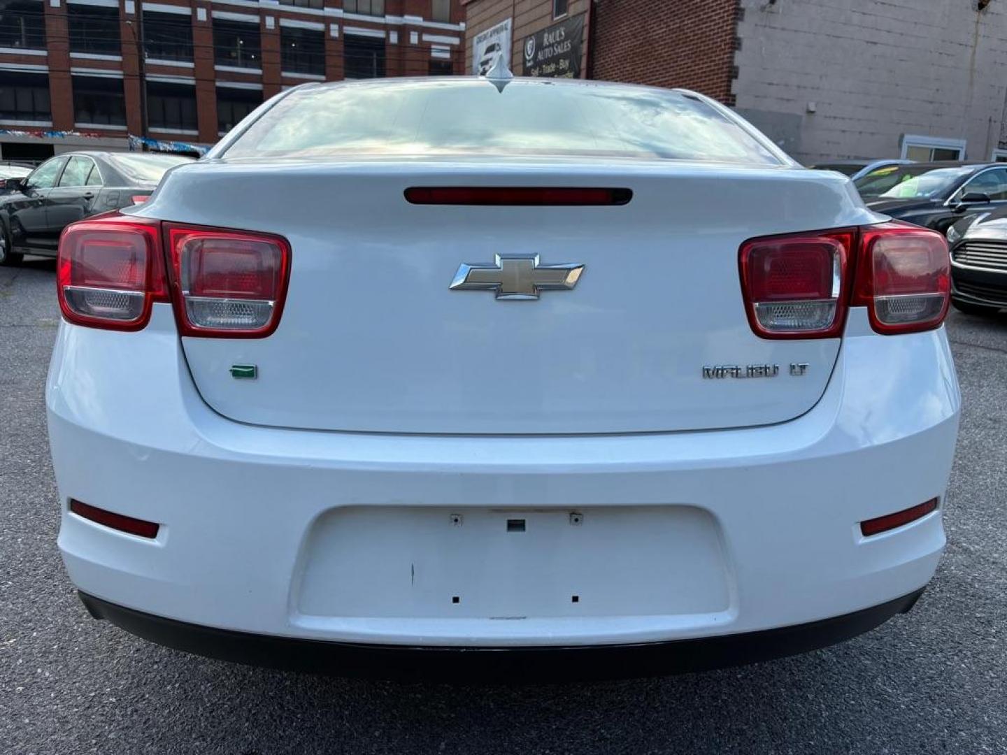 2016 WHITE CHEVROLET MALIBU LIMITED LT (1G11C5SAXGF) with an 2.5L engine, Automatic transmission, located at 117 North Cameron Street, Harrisburg, PA, 17101, (717) 963-8962, 40.267021, -76.875351 - WE FINANCE!!! MOST vehicles are available for financing. Good Credit/ Challenged Credit/ No Credit - ALL Trade-Ins Welcomed!!! APPLY ONLINE or CALL us TODAY Please call us to discuss your cash and/or financing options. Thanks for checking our inventory! We're here to help.- Photo#3