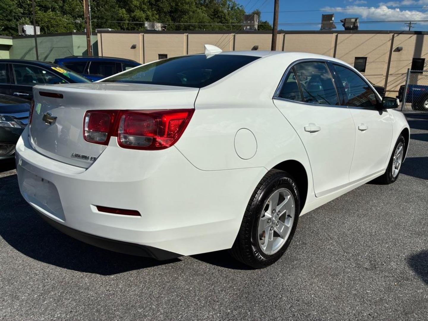 2016 WHITE CHEVROLET MALIBU LIMITED LT (1G11C5SA6GF) with an 2.5L engine, Automatic transmission, located at 117 North Cameron Street, Harrisburg, PA, 17101, (717) 963-8962, 40.267021, -76.875351 - WE FINANCE!!! MOST vehicles are available for financing. Good Credit/ Challenged Credit/ No Credit - ALL Trade-Ins Welcomed!!! APPLY ONLINE or CALL us TODAY Please call us to discuss your cash and/or financing options. Thanks for checking our inventory! We're here to help. - Photo#4