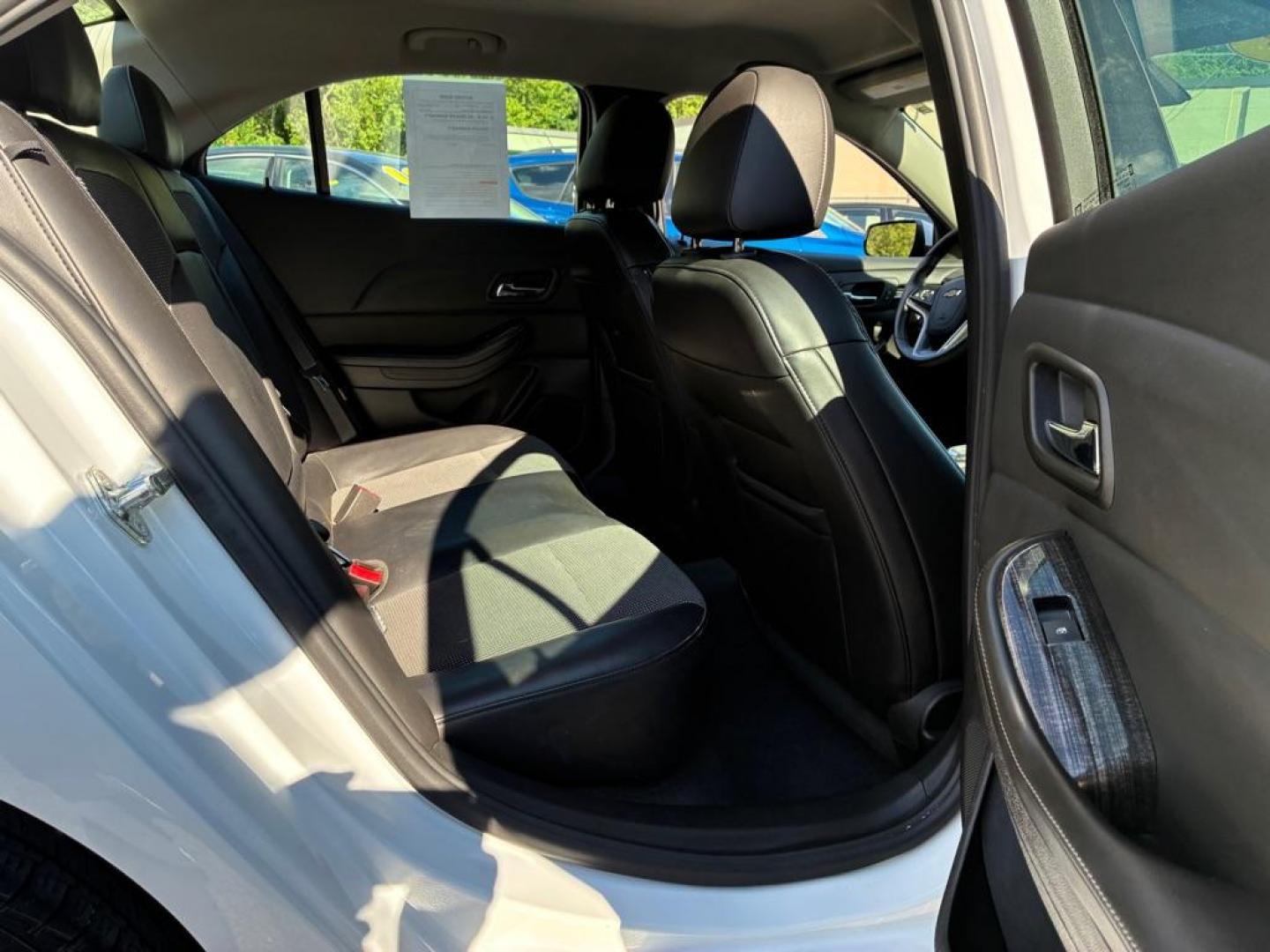 2016 WHITE CHEVROLET MALIBU LIMITED LT (1G11C5SA6GF) with an 2.5L engine, Automatic transmission, located at 117 North Cameron Street, Harrisburg, PA, 17101, (717) 963-8962, 40.267021, -76.875351 - WE FINANCE!!! MOST vehicles are available for financing. Good Credit/ Challenged Credit/ No Credit - ALL Trade-Ins Welcomed!!! APPLY ONLINE or CALL us TODAY Please call us to discuss your cash and/or financing options. Thanks for checking our inventory! We're here to help. - Photo#9