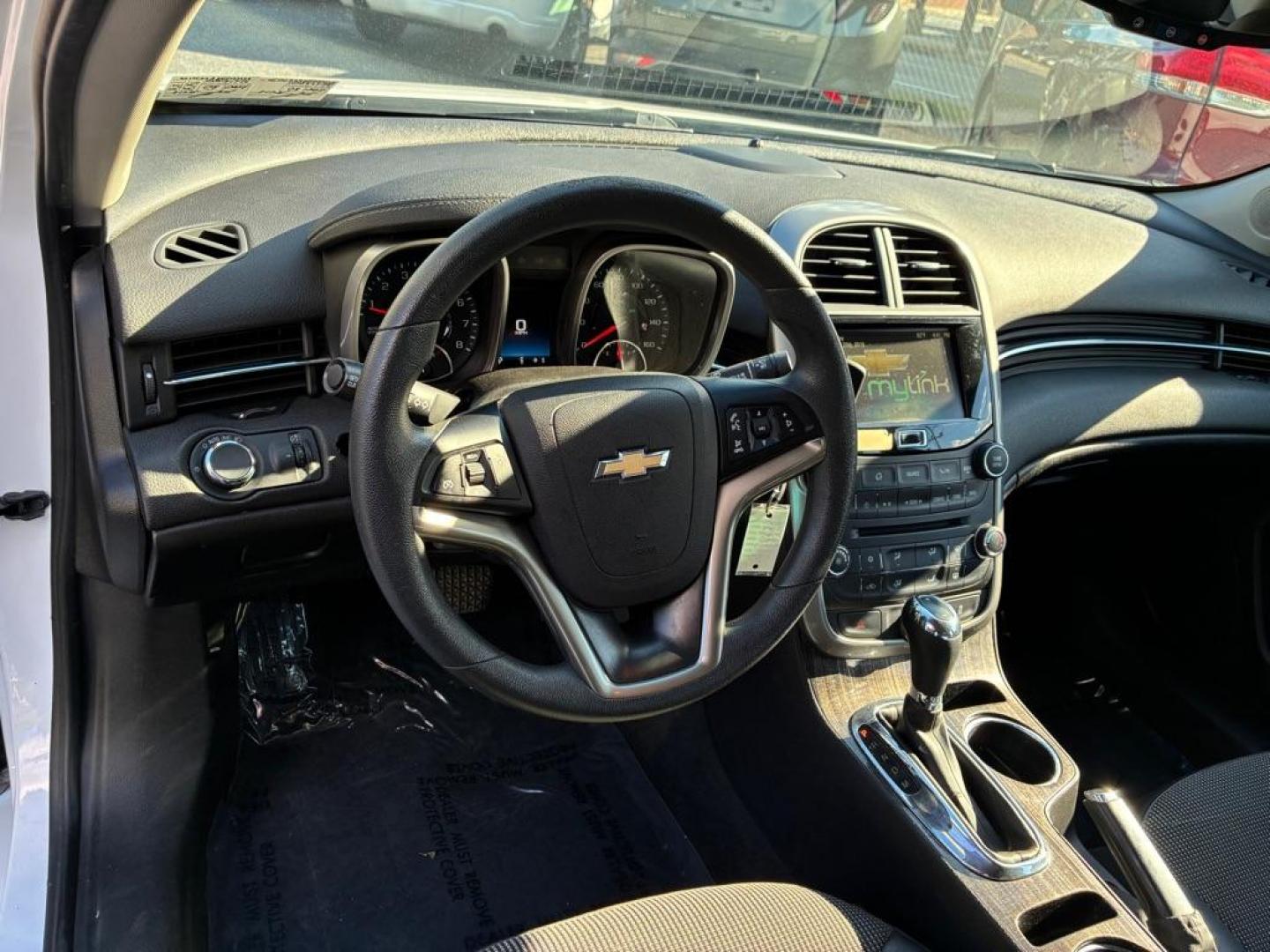 2016 WHITE CHEVROLET MALIBU LIMITED LT (1G11C5SA6GF) with an 2.5L engine, Automatic transmission, located at 117 North Cameron Street, Harrisburg, PA, 17101, (717) 963-8962, 40.267021, -76.875351 - WE FINANCE!!! MOST vehicles are available for financing. Good Credit/ Challenged Credit/ No Credit - ALL Trade-Ins Welcomed!!! APPLY ONLINE or CALL us TODAY Please call us to discuss your cash and/or financing options. Thanks for checking our inventory! We're here to help. - Photo#14