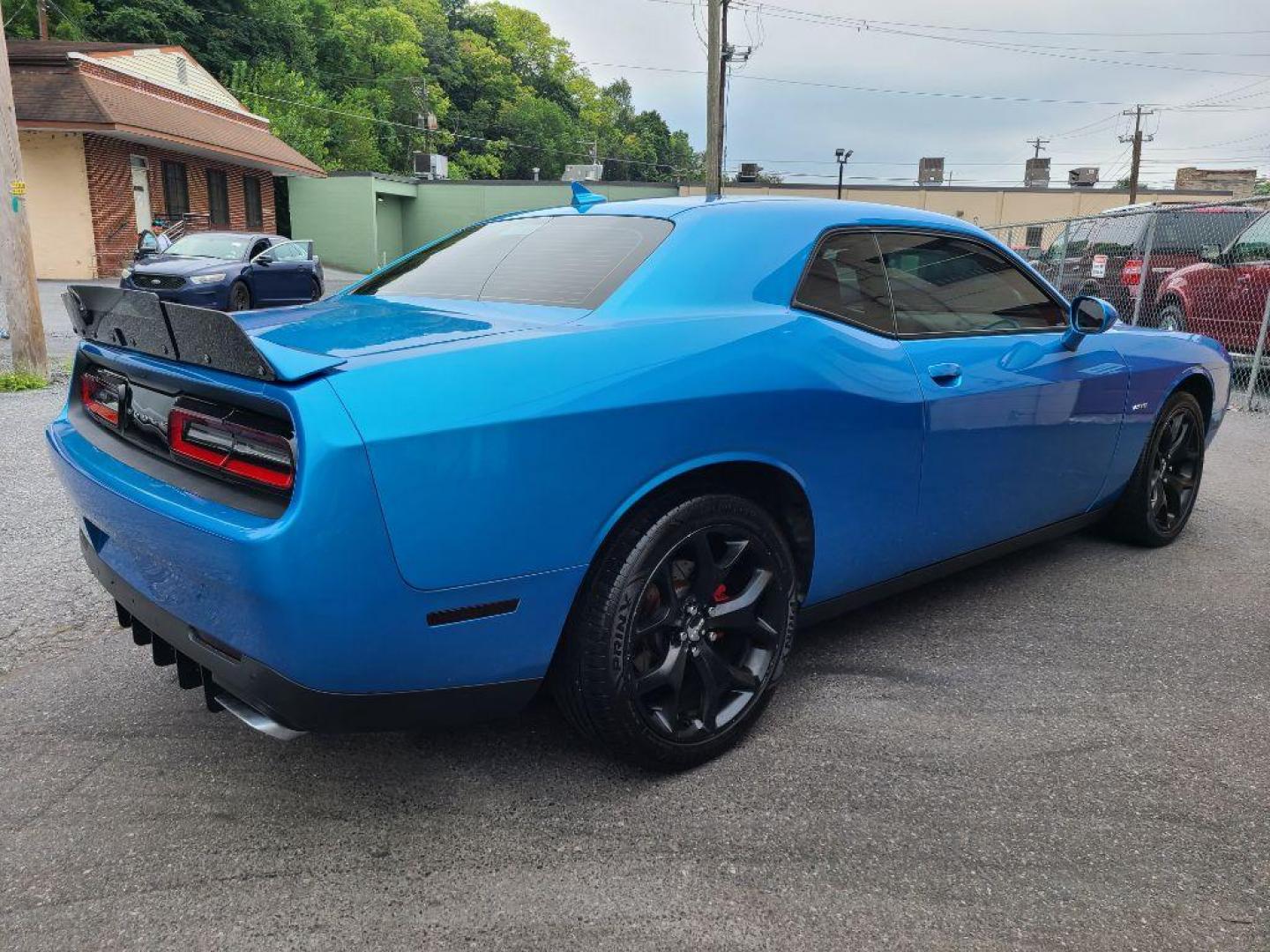 2016 BLUE DODGE CHALLENGER R/T (2C3CDZBT7GH) with an 5.7L engine, 6-Speed Manual transmission, located at 117 North Cameron Street, Harrisburg, PA, 17101, (717) 963-8962, 40.267021, -76.875351 - WE FINANCE!!! Good Credit/ Bad Credit/ No Credit - ALL Trade-Ins Welcomed!!! ***Guaranteed Credit Approval*** APPLY ONLINE or CALL us TODAY ;) Internet Prices and Marketplace Prices are SPECIAL discounted ***CASH DEALS*** Retail Prices are higher. Please call us to discuss your cash and finan - Photo#4