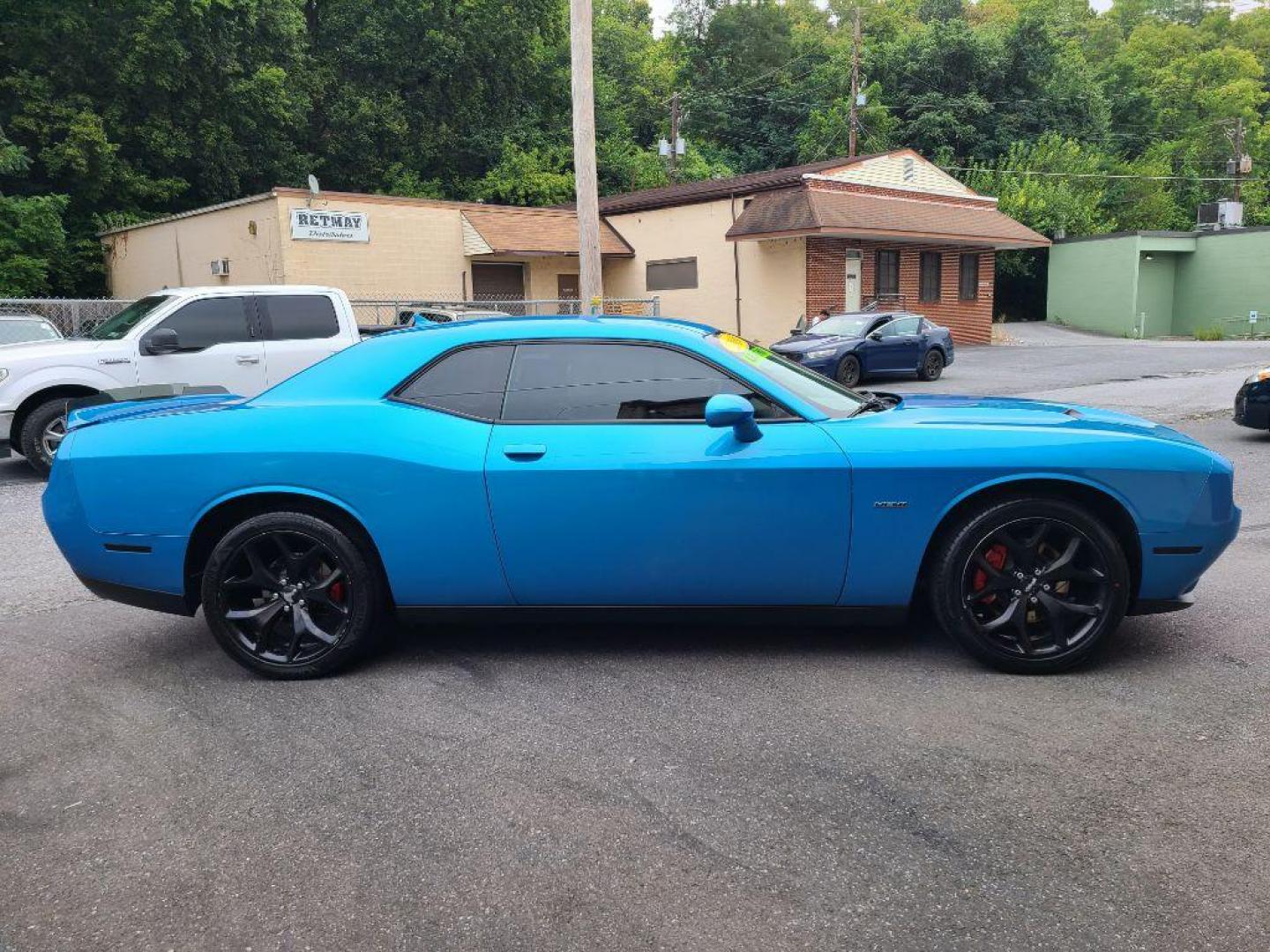 2016 BLUE DODGE CHALLENGER R/T (2C3CDZBT7GH) with an 5.7L engine, 6-Speed Manual transmission, located at 117 North Cameron Street, Harrisburg, PA, 17101, (717) 963-8962, 40.267021, -76.875351 - WE FINANCE!!! Good Credit/ Bad Credit/ No Credit - ALL Trade-Ins Welcomed!!! ***Guaranteed Credit Approval*** APPLY ONLINE or CALL us TODAY ;) Internet Prices and Marketplace Prices are SPECIAL discounted ***CASH DEALS*** Retail Prices are higher. Please call us to discuss your cash and finan - Photo#5