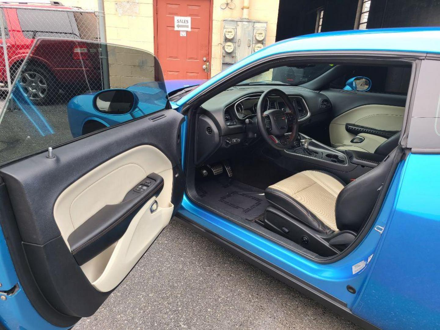 2016 BLUE DODGE CHALLENGER R/T (2C3CDZBT7GH) with an 5.7L engine, 6-Speed Manual transmission, located at 117 North Cameron Street, Harrisburg, PA, 17101, (717) 963-8962, 40.267021, -76.875351 - WE FINANCE!!! Good Credit/ Bad Credit/ No Credit - ALL Trade-Ins Welcomed!!! ***Guaranteed Credit Approval*** APPLY ONLINE or CALL us TODAY ;) Internet Prices and Marketplace Prices are SPECIAL discounted ***CASH DEALS*** Retail Prices are higher. Please call us to discuss your cash and finan - Photo#12