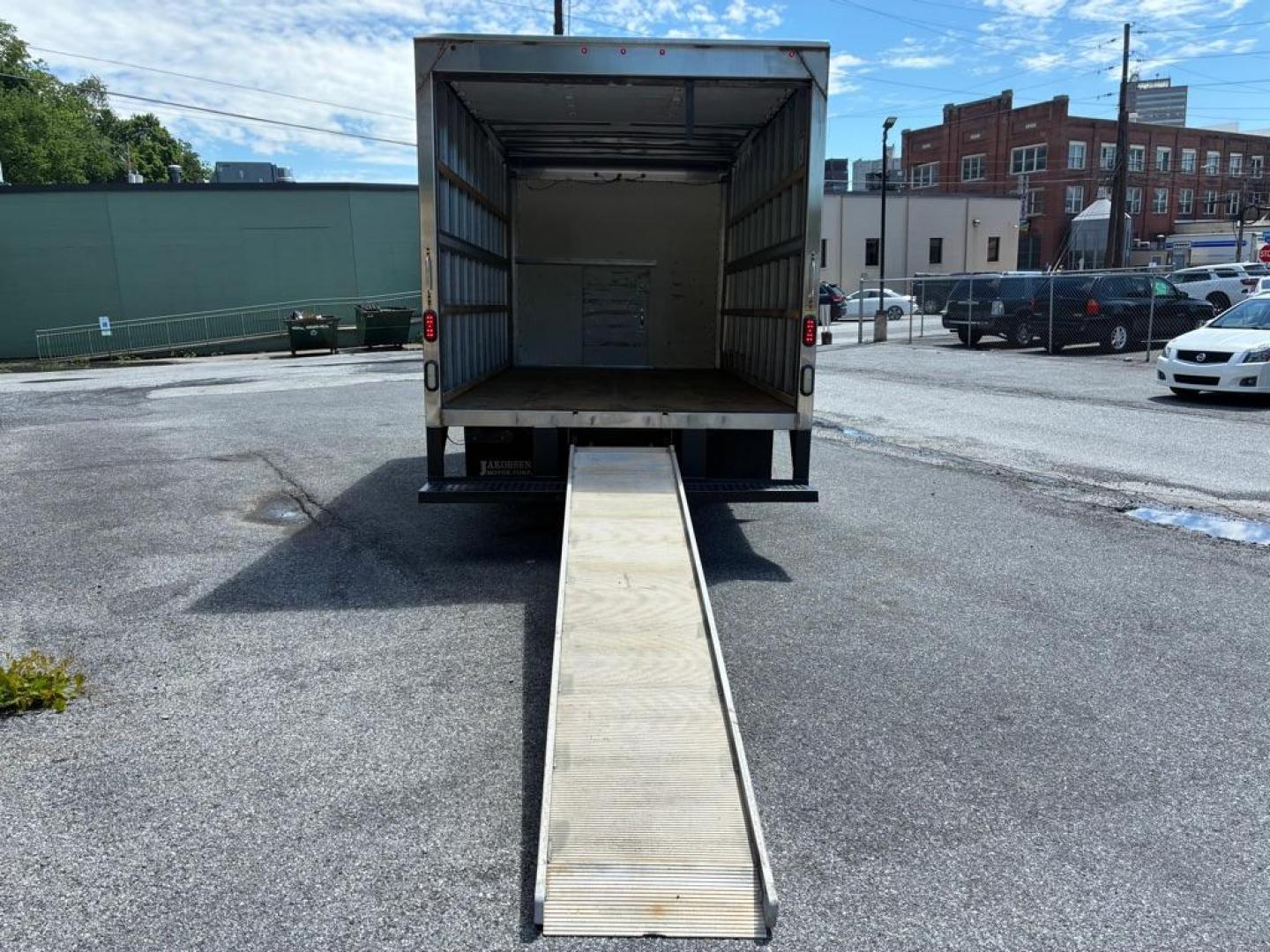 2016 WHITE FORD ECONOLINE E350 SUPER DUTY CUTAWAY VAN (1FDWE3FL6GD) with an 5.4L engine, Automatic transmission, located at 117 North Cameron Street, Harrisburg, PA, 17101, (717) 963-8962, 40.267021, -76.875351 - WE FINANCE!!! MOST vehicles are available for financing. Good Credit/ Challenged Credit/ No Credit - ALL Trade-Ins Welcomed!!! APPLY ONLINE or CALL us TODAY Please call us to discuss your cash and/or financing options. Thanks for checking our inventory! We're here to help. - Photo#12