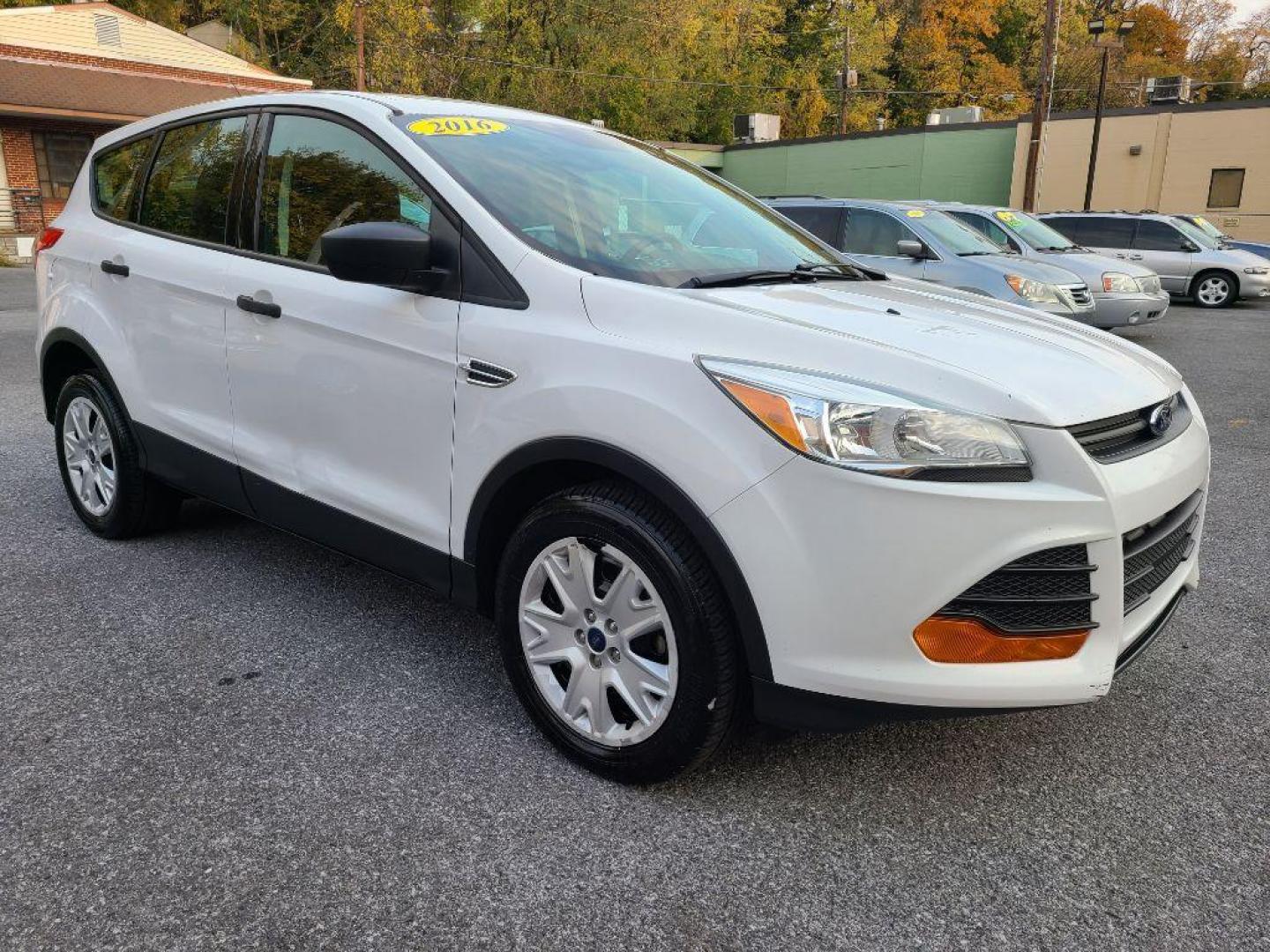 2016 WHITE FORD ESCAPE S (1FMCU0F78GU) with an 2.5L engine, Automatic transmission, located at 117 North Cameron Street, Harrisburg, PA, 17101, (717) 963-8962, 40.267021, -76.875351 - WE FINANCE!!! Good Credit/ Bad Credit/ No Credit - ALL Trade-Ins Welcomed!!! ***Guaranteed Credit Approval*** APPLY ONLINE or CALL us TODAY ;) Internet Prices and Marketplace Prices are SPECIAL discounted ***CASH DEALS*** Retail Prices are higher. Please call us to discuss your cash and finan - Photo#6