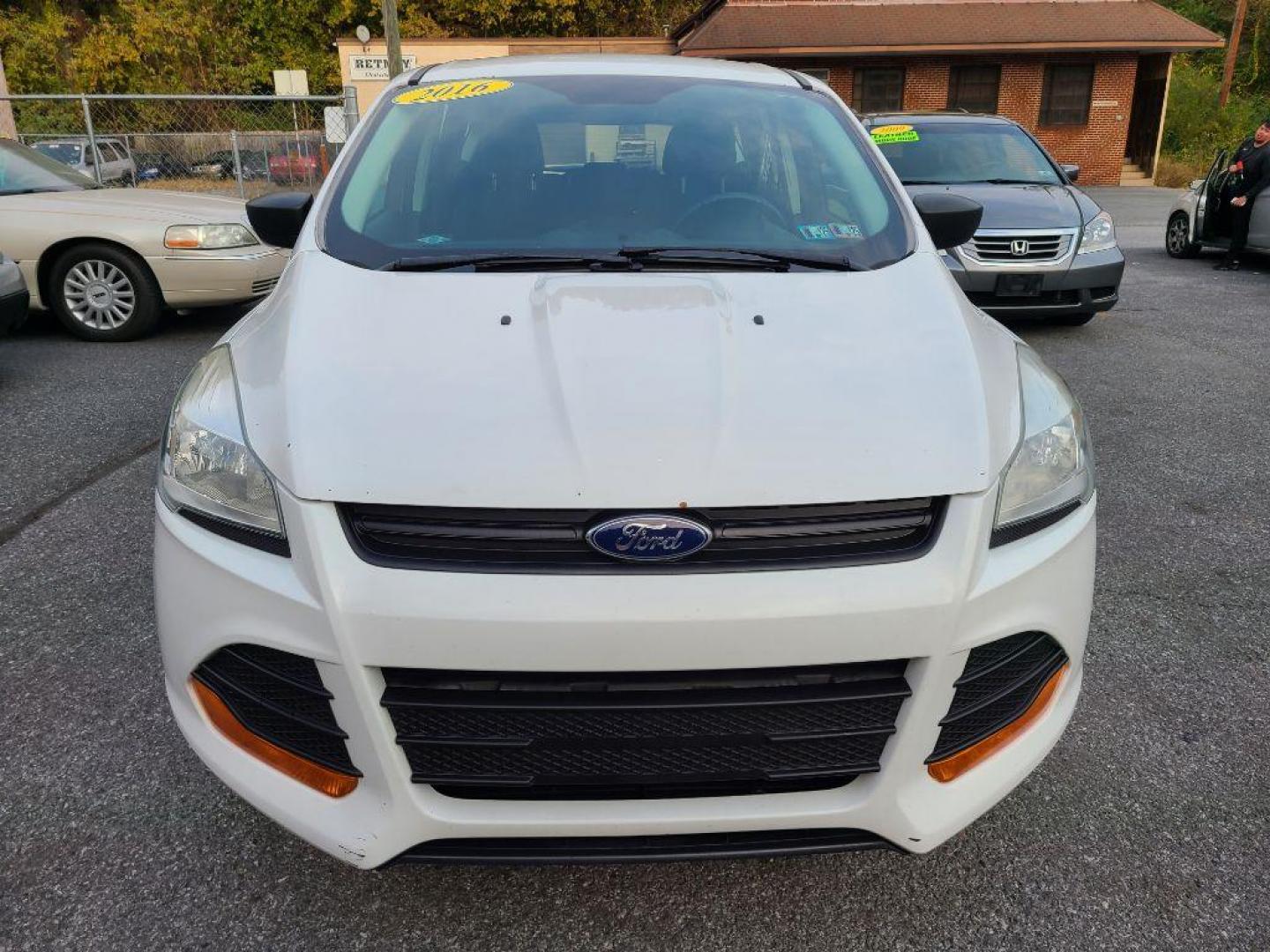 2016 WHITE FORD ESCAPE S (1FMCU0F78GU) with an 2.5L engine, Automatic transmission, located at 117 North Cameron Street, Harrisburg, PA, 17101, (717) 963-8962, 40.267021, -76.875351 - WE FINANCE!!! Good Credit/ Bad Credit/ No Credit - ALL Trade-Ins Welcomed!!! ***Guaranteed Credit Approval*** APPLY ONLINE or CALL us TODAY ;) Internet Prices and Marketplace Prices are SPECIAL discounted ***CASH DEALS*** Retail Prices are higher. Please call us to discuss your cash and finan - Photo#7