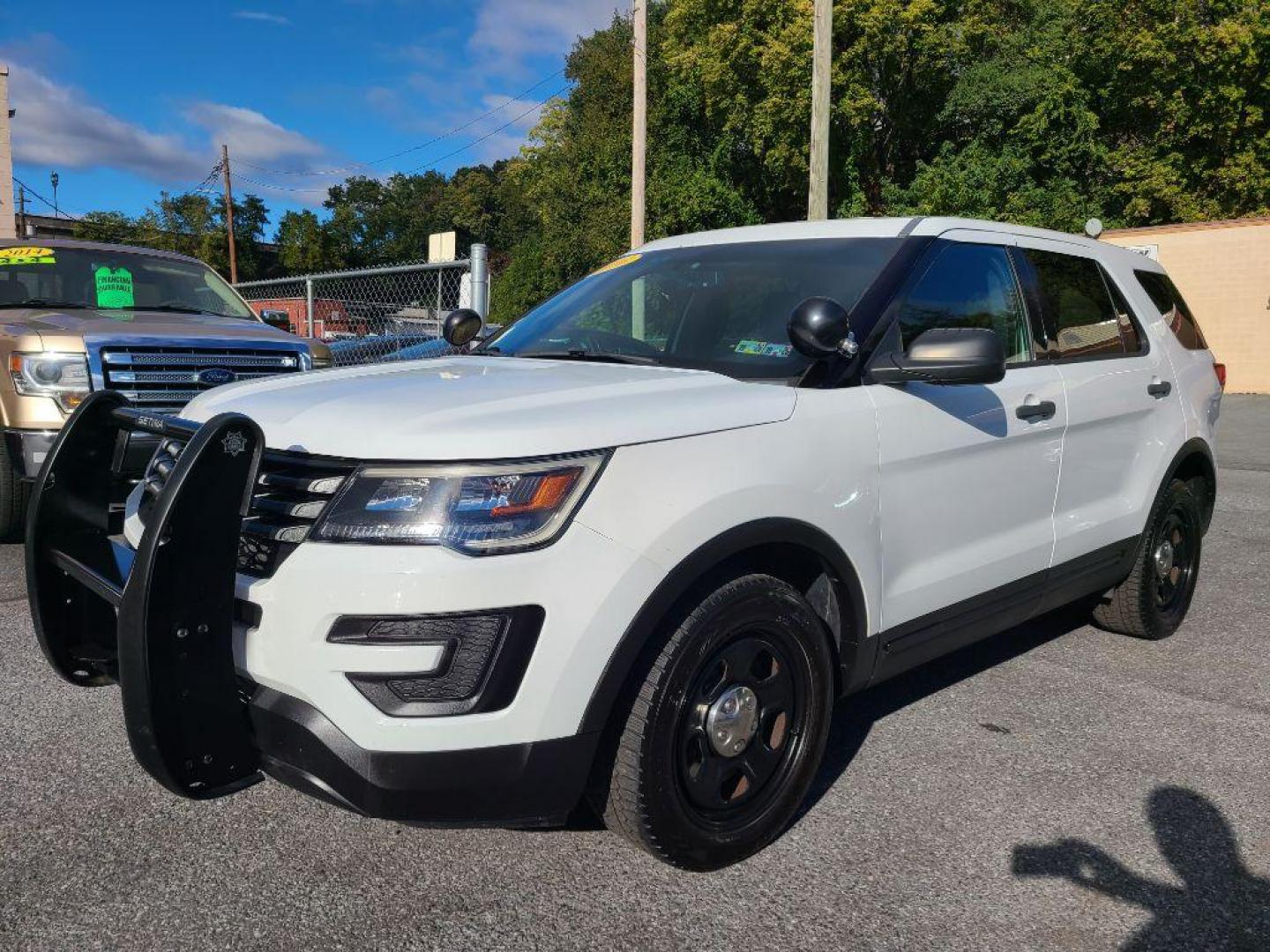 2016 WHITE FORD EXPLORER POLICE INTERCEPTOR (1FM5K8AR2GG) with an 3.7L engine, Automatic transmission, located at 117 North Cameron Street, Harrisburg, PA, 17101, (717) 963-8962, 40.267021, -76.875351 - WE FINANCE!!! Good Credit/ Bad Credit/ No Credit - ALL Trade-Ins Welcomed!!! ***Guaranteed Credit Approval*** APPLY ONLINE or CALL us TODAY ;) Please call us to discuss your cash and financing options. - Photo#0