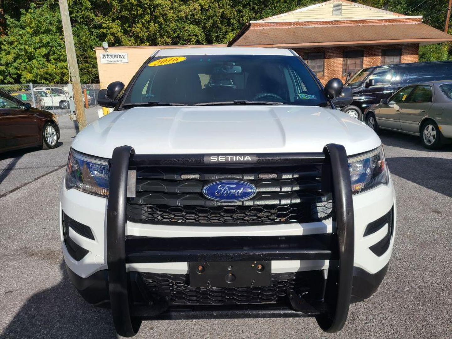 2016 WHITE FORD EXPLORER POLICE INTERCEPTOR (1FM5K8AR2GG) with an 3.7L engine, Automatic transmission, located at 117 North Cameron Street, Harrisburg, PA, 17101, (717) 963-8962, 40.267021, -76.875351 - WE FINANCE!!! Good Credit/ Bad Credit/ No Credit - ALL Trade-Ins Welcomed!!! ***Guaranteed Credit Approval*** APPLY ONLINE or CALL us TODAY ;) Please call us to discuss your cash and financing options. - Photo#7