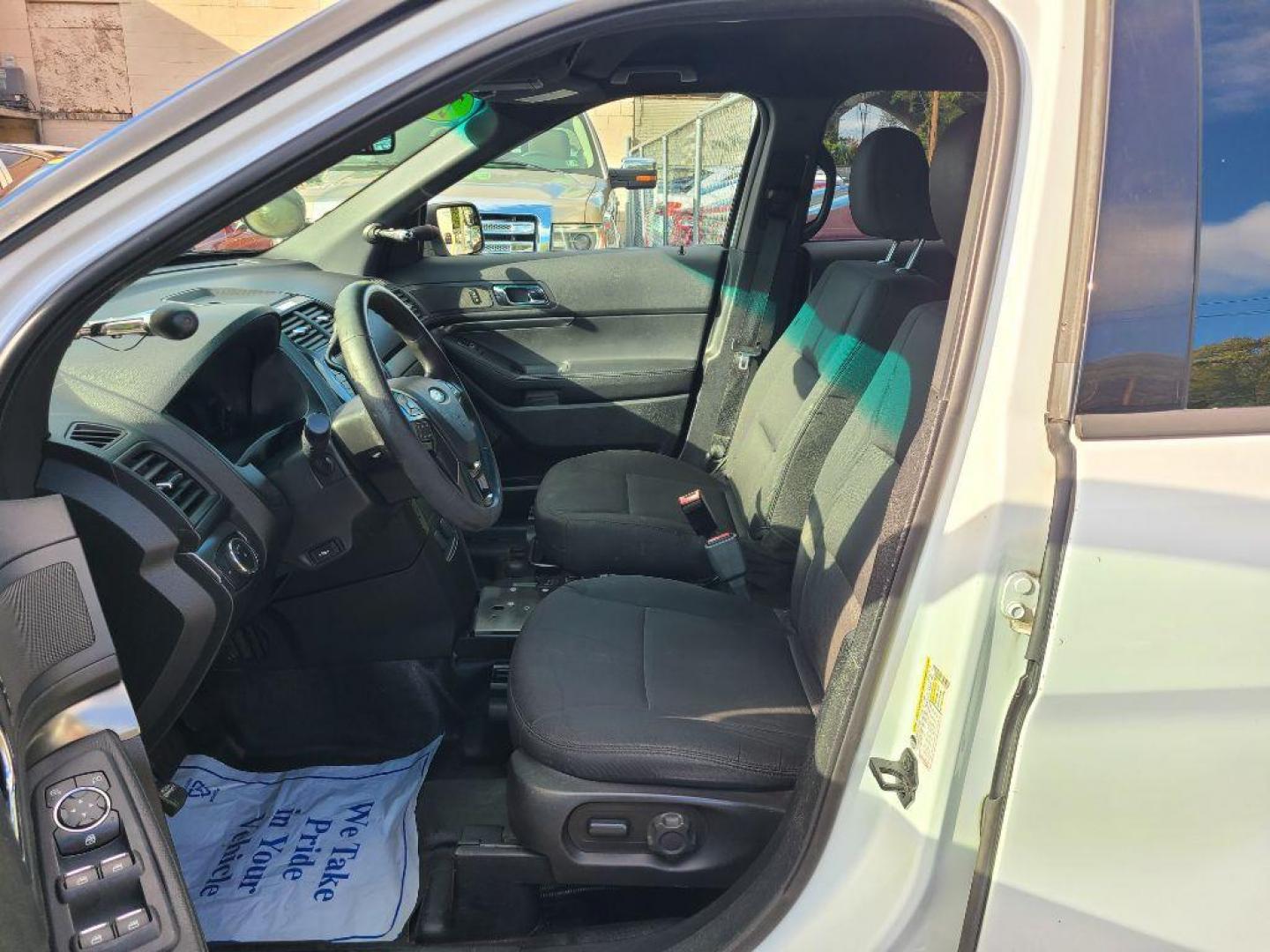 2016 WHITE FORD EXPLORER POLICE INTERCEPTOR (1FM5K8AR2GG) with an 3.7L engine, Automatic transmission, located at 117 North Cameron Street, Harrisburg, PA, 17101, (717) 963-8962, 40.267021, -76.875351 - WE FINANCE!!! Good Credit/ Bad Credit/ No Credit - ALL Trade-Ins Welcomed!!! ***Guaranteed Credit Approval*** APPLY ONLINE or CALL us TODAY ;) Please call us to discuss your cash and financing options. - Photo#9