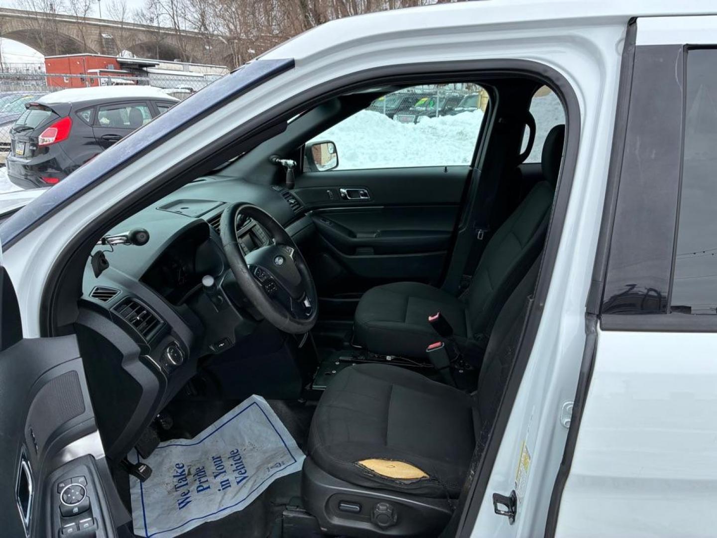 2016 WHITE FORD EXPLORER POLICE INTERCEPTOR (1FM5K8AR3GG) with an 3.7L engine, Automatic transmission, located at 117 North Cameron Street, Harrisburg, PA, 17101, (717) 963-8962, 40.267021, -76.875351 - WE FINANCE!!! Good Credit/ Challenged Credit/ No Credit - ALL Trade-Ins Welcomed!!! APPLY ONLINE or CALL us TODAY ;) Please call us to discuss your cash and/or financing options. - Photo#12