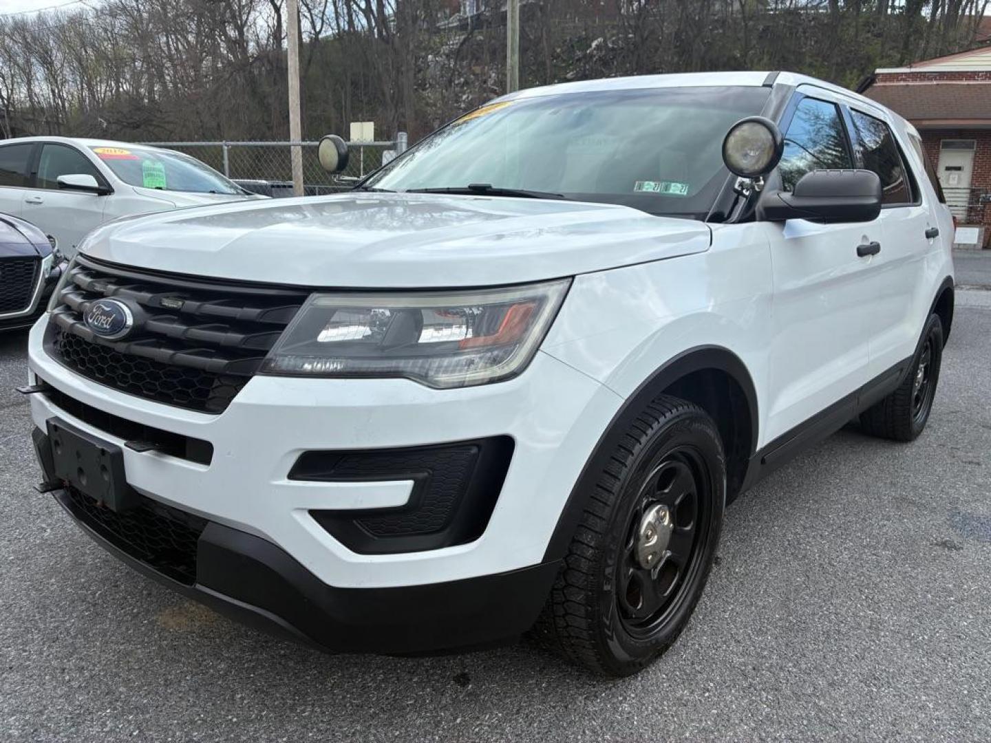 2016 WHITE FORD EXPLORER POLICE INTERCEPTOR (1FM5K8AR3GG) with an 3.7L engine, Automatic transmission, located at 117 North Cameron Street, Harrisburg, PA, 17101, (717) 963-8962, 40.267021, -76.875351 - WE FINANCE!!! Good Credit/ Challenged Credit/ No Credit - ALL Trade-Ins Welcomed!!! APPLY ONLINE or CALL us TODAY ;) Please call us to discuss your cash and/or financing options. - Photo#0