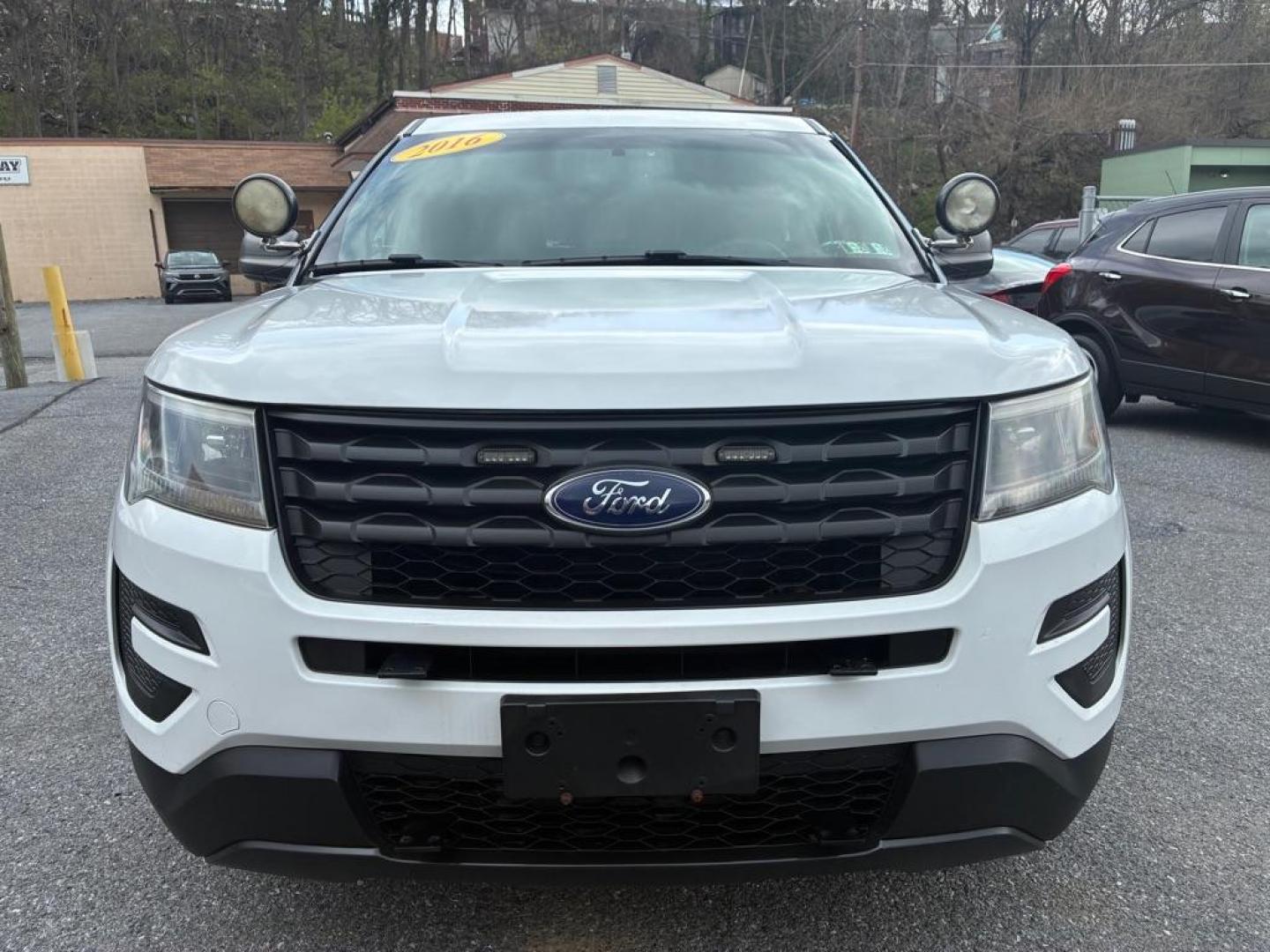 2016 WHITE FORD EXPLORER POLICE INTERCEPTOR (1FM5K8AR3GG) with an 3.7L engine, Automatic transmission, located at 117 North Cameron Street, Harrisburg, PA, 17101, (717) 963-8962, 40.267021, -76.875351 - WE FINANCE!!! Good Credit/ Challenged Credit/ No Credit - ALL Trade-Ins Welcomed!!! APPLY ONLINE or CALL us TODAY ;) Please call us to discuss your cash and/or financing options. - Photo#7