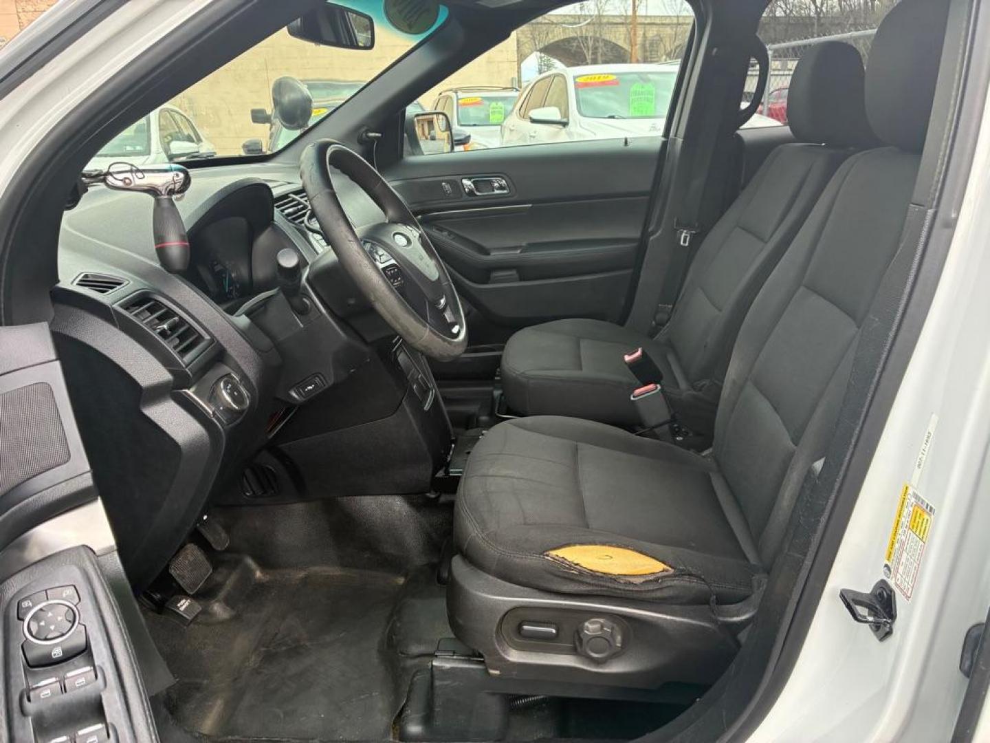 2016 WHITE FORD EXPLORER POLICE INTERCEPTOR (1FM5K8AR3GG) with an 3.7L engine, Automatic transmission, located at 117 North Cameron Street, Harrisburg, PA, 17101, (717) 963-8962, 40.267021, -76.875351 - WE FINANCE!!! Good Credit/ Challenged Credit/ No Credit - ALL Trade-Ins Welcomed!!! APPLY ONLINE or CALL us TODAY ;) Please call us to discuss your cash and/or financing options. - Photo#12