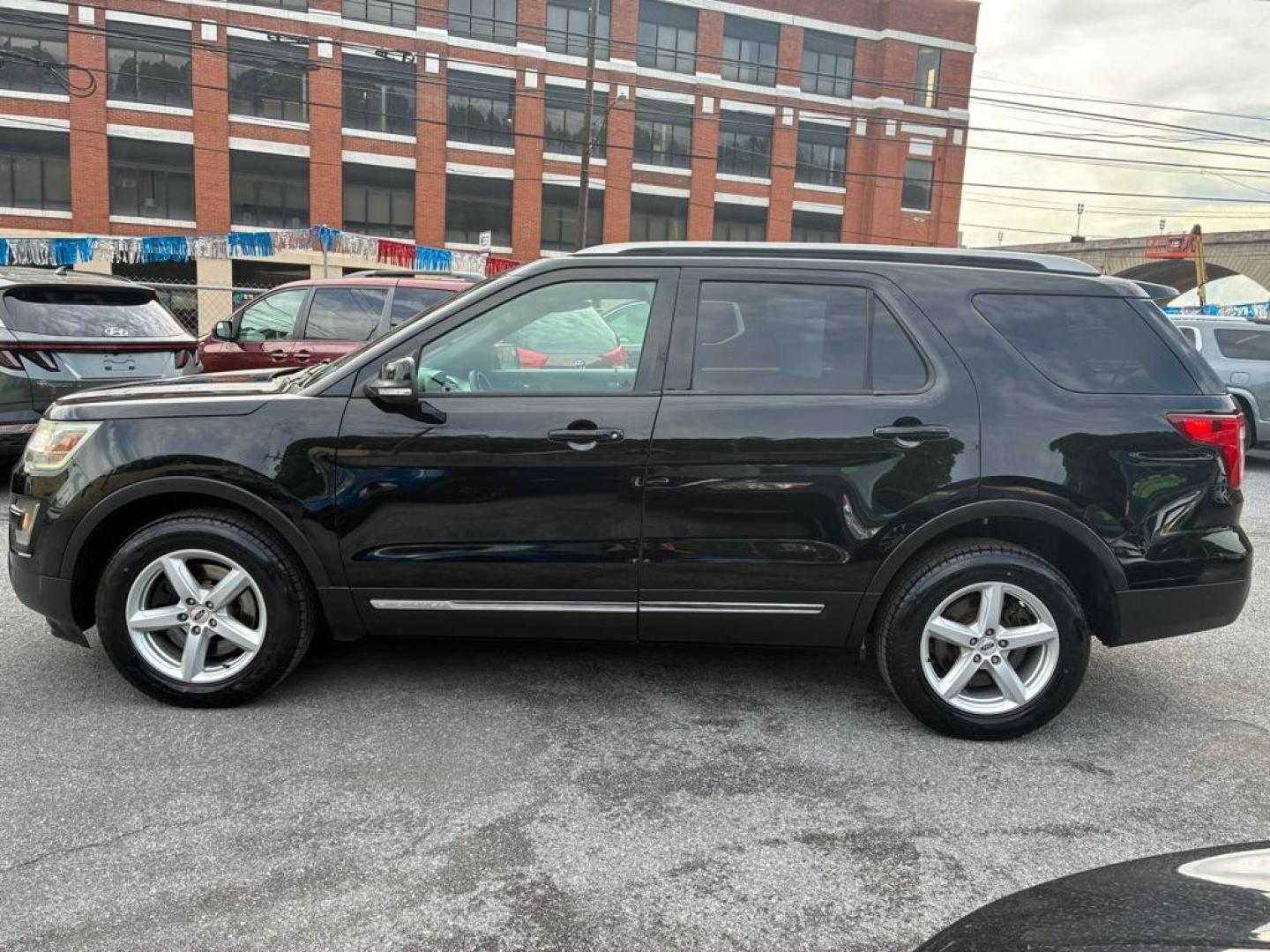 2016 BLACK FORD EXPLORER XLT (1FM5K8D83GG) with an 3.5L engine, Automatic transmission, located at 117 North Cameron Street, Harrisburg, PA, 17101, (717) 963-8962, 40.267021, -76.875351 - WE FINANCE!!! MOST vehicles are available for financing. Good Credit/ Challenged Credit/ No Credit - ALL Trade-Ins Welcomed!!! APPLY ONLINE or CALL us TODAY Please call us to discuss your cash and/or financing options. Thanks for checking our inventory! We're here to help.- Photo#1