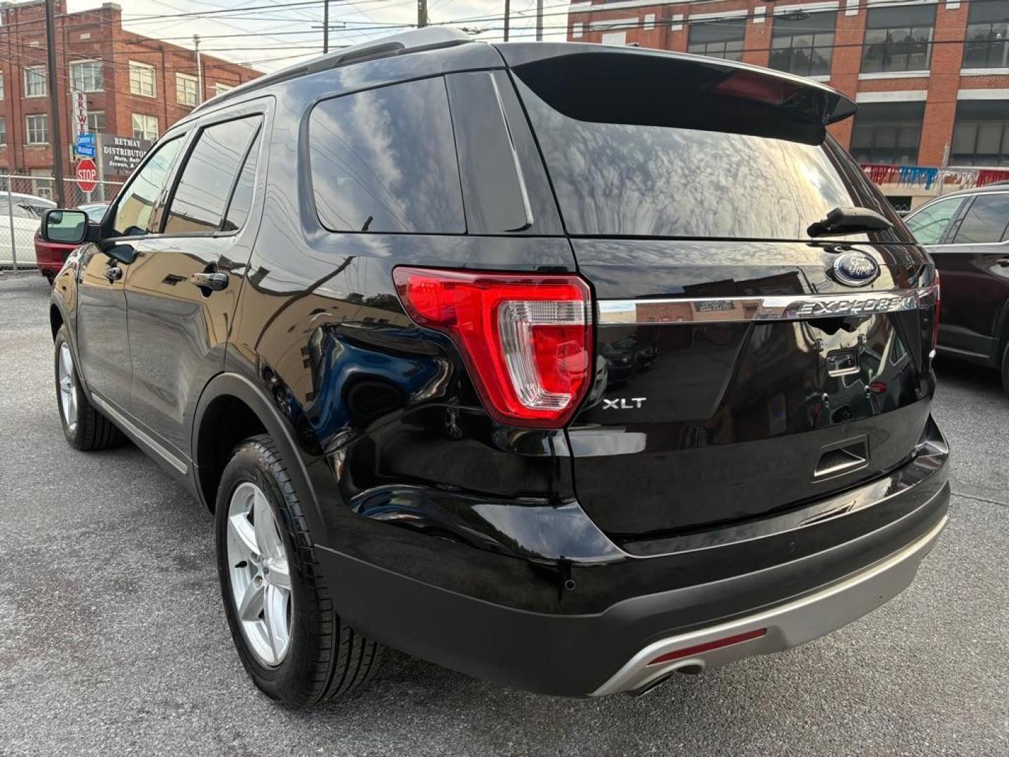 2016 BLACK FORD EXPLORER XLT (1FM5K8D83GG) with an 3.5L engine, Automatic transmission, located at 117 North Cameron Street, Harrisburg, PA, 17101, (717) 963-8962, 40.267021, -76.875351 - WE FINANCE!!! MOST vehicles are available for financing. Good Credit/ Challenged Credit/ No Credit - ALL Trade-Ins Welcomed!!! APPLY ONLINE or CALL us TODAY Please call us to discuss your cash and/or financing options. Thanks for checking our inventory! We're here to help.- Photo#2