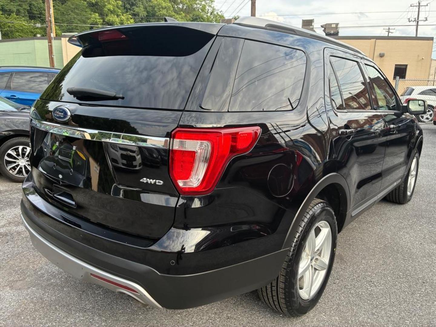 2016 BLACK FORD EXPLORER XLT (1FM5K8D83GG) with an 3.5L engine, Automatic transmission, located at 117 North Cameron Street, Harrisburg, PA, 17101, (717) 963-8962, 40.267021, -76.875351 - WE FINANCE!!! MOST vehicles are available for financing. Good Credit/ Challenged Credit/ No Credit - ALL Trade-Ins Welcomed!!! APPLY ONLINE or CALL us TODAY Please call us to discuss your cash and/or financing options. Thanks for checking our inventory! We're here to help.- Photo#4