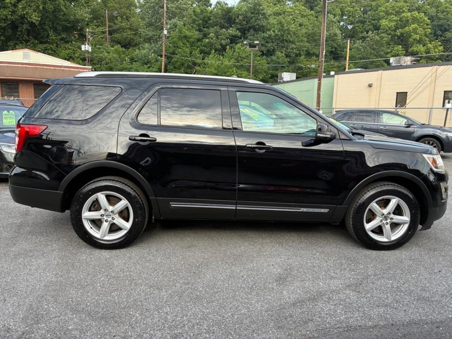 2016 BLACK FORD EXPLORER XLT (1FM5K8D83GG) with an 3.5L engine, Automatic transmission, located at 117 North Cameron Street, Harrisburg, PA, 17101, (717) 963-8962, 40.267021, -76.875351 - WE FINANCE!!! MOST vehicles are available for financing. Good Credit/ Challenged Credit/ No Credit - ALL Trade-Ins Welcomed!!! APPLY ONLINE or CALL us TODAY Please call us to discuss your cash and/or financing options. Thanks for checking our inventory! We're here to help.- Photo#5