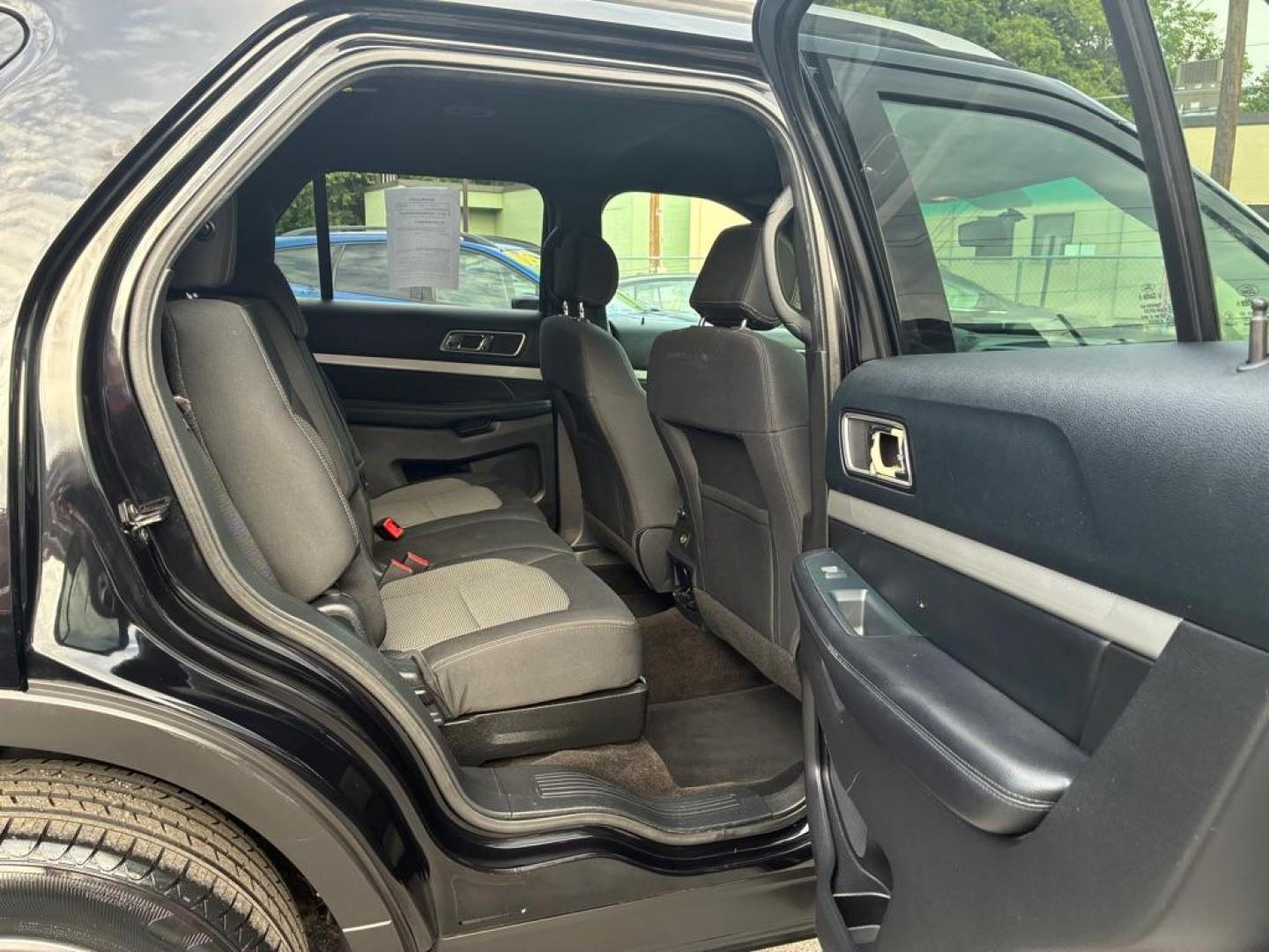 2016 BLACK FORD EXPLORER XLT (1FM5K8D83GG) with an 3.5L engine, Automatic transmission, located at 117 North Cameron Street, Harrisburg, PA, 17101, (717) 963-8962, 40.267021, -76.875351 - WE FINANCE!!! MOST vehicles are available for financing. Good Credit/ Challenged Credit/ No Credit - ALL Trade-Ins Welcomed!!! APPLY ONLINE or CALL us TODAY Please call us to discuss your cash and/or financing options. Thanks for checking our inventory! We're here to help.- Photo#9