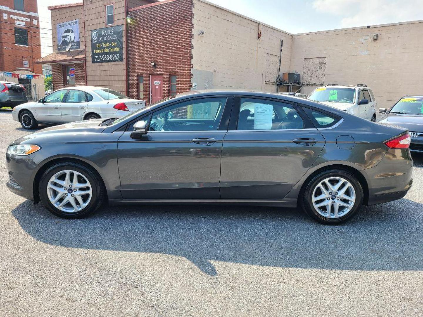 2016 GRAY FORD FUSION SE (3FA6P0H70GR) with an 2.5L engine, Automatic transmission, located at 117 North Cameron Street, Harrisburg, PA, 17101, (717) 963-8962, 40.267021, -76.875351 - WE FINANCE!!! Good Credit/ Bad Credit/ No Credit - ALL Trade-Ins Welcomed!!! ***Guaranteed Credit Approval*** APPLY ONLINE or CALL us TODAY ;) Internet Prices and Marketplace Prices are SPECIAL discounted ***CASH DEALS*** Retail Prices are higher. Please call us to discuss your cash and finan - Photo#1