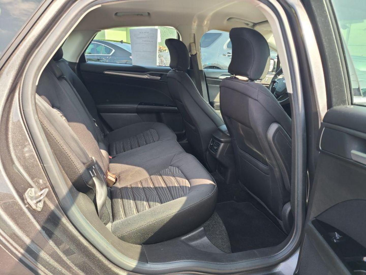 2016 GRAY FORD FUSION SE (3FA6P0H70GR) with an 2.5L engine, Automatic transmission, located at 117 North Cameron Street, Harrisburg, PA, 17101, (717) 963-8962, 40.267021, -76.875351 - WE FINANCE!!! Good Credit/ Bad Credit/ No Credit - ALL Trade-Ins Welcomed!!! ***Guaranteed Credit Approval*** APPLY ONLINE or CALL us TODAY ;) Internet Prices and Marketplace Prices are SPECIAL discounted ***CASH DEALS*** Retail Prices are higher. Please call us to discuss your cash and finan - Photo#8