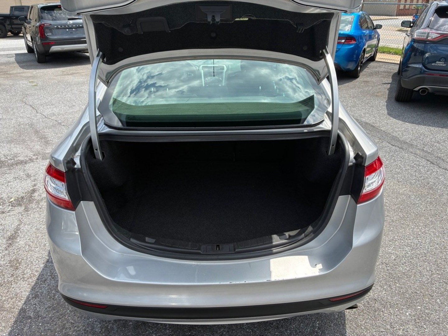 2016 SILVER FORD FUSION SE (3FA6P0H73GR) with an 2.5L engine, Automatic transmission, located at 117 North Cameron Street, Harrisburg, PA, 17101, (717) 963-8962, 40.267021, -76.875351 - WE FINANCE!!! MOST vehicles are available for financing. Good Credit/ Challenged Credit/ No Credit - ALL Trade-Ins Welcomed!!! APPLY ONLINE or CALL us TODAY Please call us to discuss your cash and/or financing options. Thanks for checking our inventory! We're here to help.- Photo#10