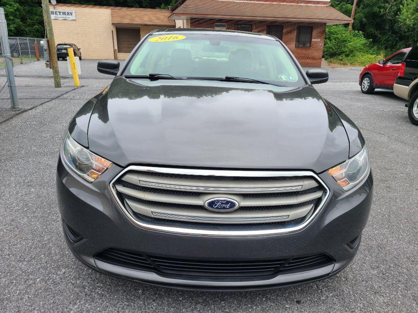 2016 GRAY FORD TAURUS SE (1FAHP2D80GG) with an 3.5L engine, Automatic transmission, located at 117 North Cameron Street, Harrisburg, PA, 17101, (717) 963-8962, 40.267021, -76.875351 - WE FINANCE!!! Good Credit/ Bad Credit/ No Credit - ALL Trade-Ins Welcomed!!! ***Guaranteed Credit Approval*** APPLY ONLINE or CALL us TODAY ;) Internet Prices and Marketplace Prices are SPECIAL discounted ***CASH DEALS*** Retail Prices are higher. Please call us to discuss your cash and finan - Photo#3