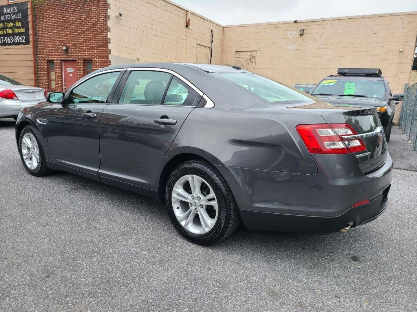 2016 GRAY FORD TAURUS SE (1FAHP2D80GG) with an 3.5L engine, Automatic transmission, located at 117 North Cameron Street, Harrisburg, PA, 17101, (717) 963-8962, 40.267021, -76.875351 - WE FINANCE!!! Good Credit/ Bad Credit/ No Credit - ALL Trade-Ins Welcomed!!! ***Guaranteed Credit Approval*** APPLY ONLINE or CALL us TODAY ;) Internet Prices and Marketplace Prices are SPECIAL discounted ***CASH DEALS*** Retail Prices are higher. Please call us to discuss your cash and finan - Photo#4