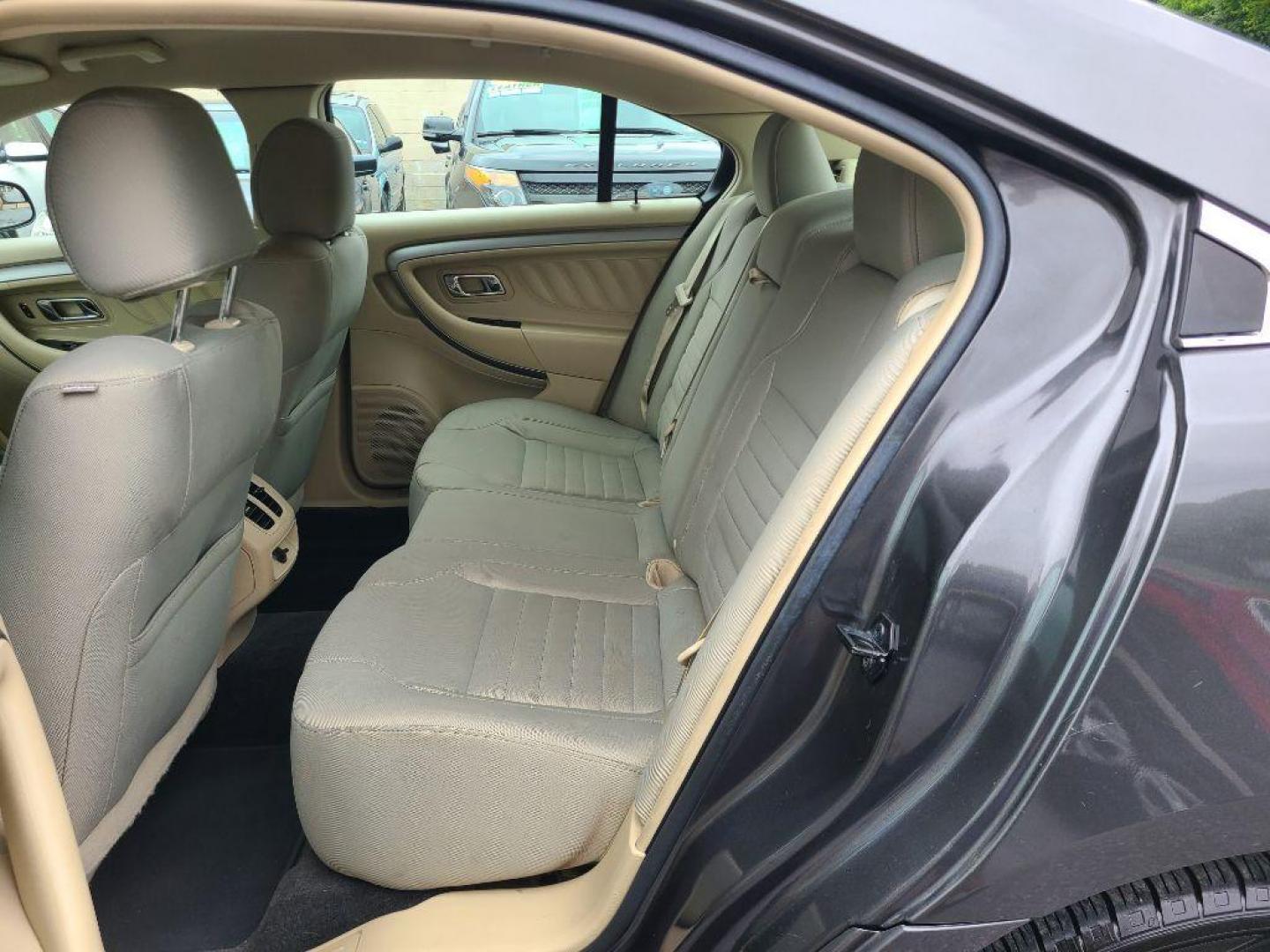 2016 GRAY FORD TAURUS SE (1FAHP2D80GG) with an 3.5L engine, Automatic transmission, located at 117 North Cameron Street, Harrisburg, PA, 17101, (717) 963-8962, 40.267021, -76.875351 - WE FINANCE!!! Good Credit/ Bad Credit/ No Credit - ALL Trade-Ins Welcomed!!! ***Guaranteed Credit Approval*** APPLY ONLINE or CALL us TODAY ;) Internet Prices and Marketplace Prices are SPECIAL discounted ***CASH DEALS*** Retail Prices are higher. Please call us to discuss your cash and finan - Photo#8