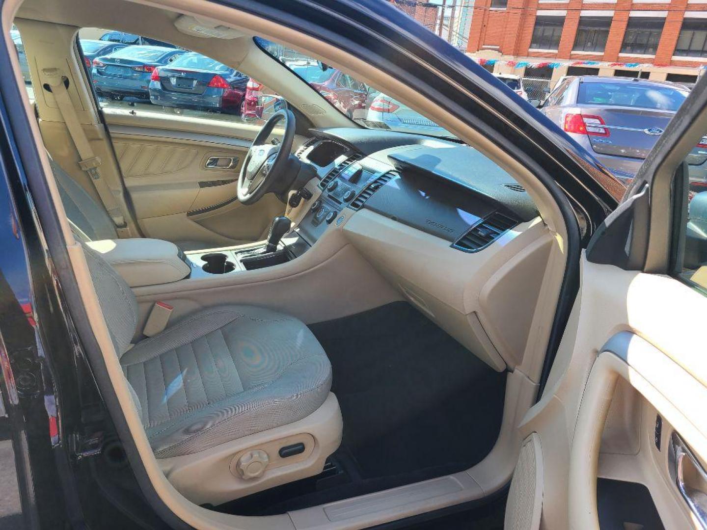 2016 BLACK FORD TAURUS SE (1FAHP2D8XGG) with an 3.5L engine, Automatic transmission, located at 117 North Cameron Street, Harrisburg, PA, 17101, (717) 963-8962, 40.267021, -76.875351 - Photo#9